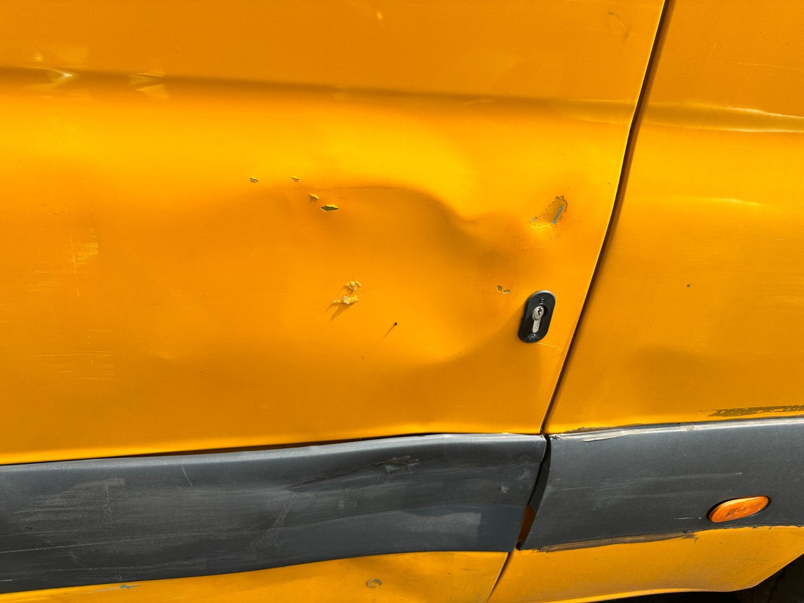 2019 MERCEDES SPRINTER W907 NS PASSENGER SIDE SLIDING DOOR LOADING ORANGE