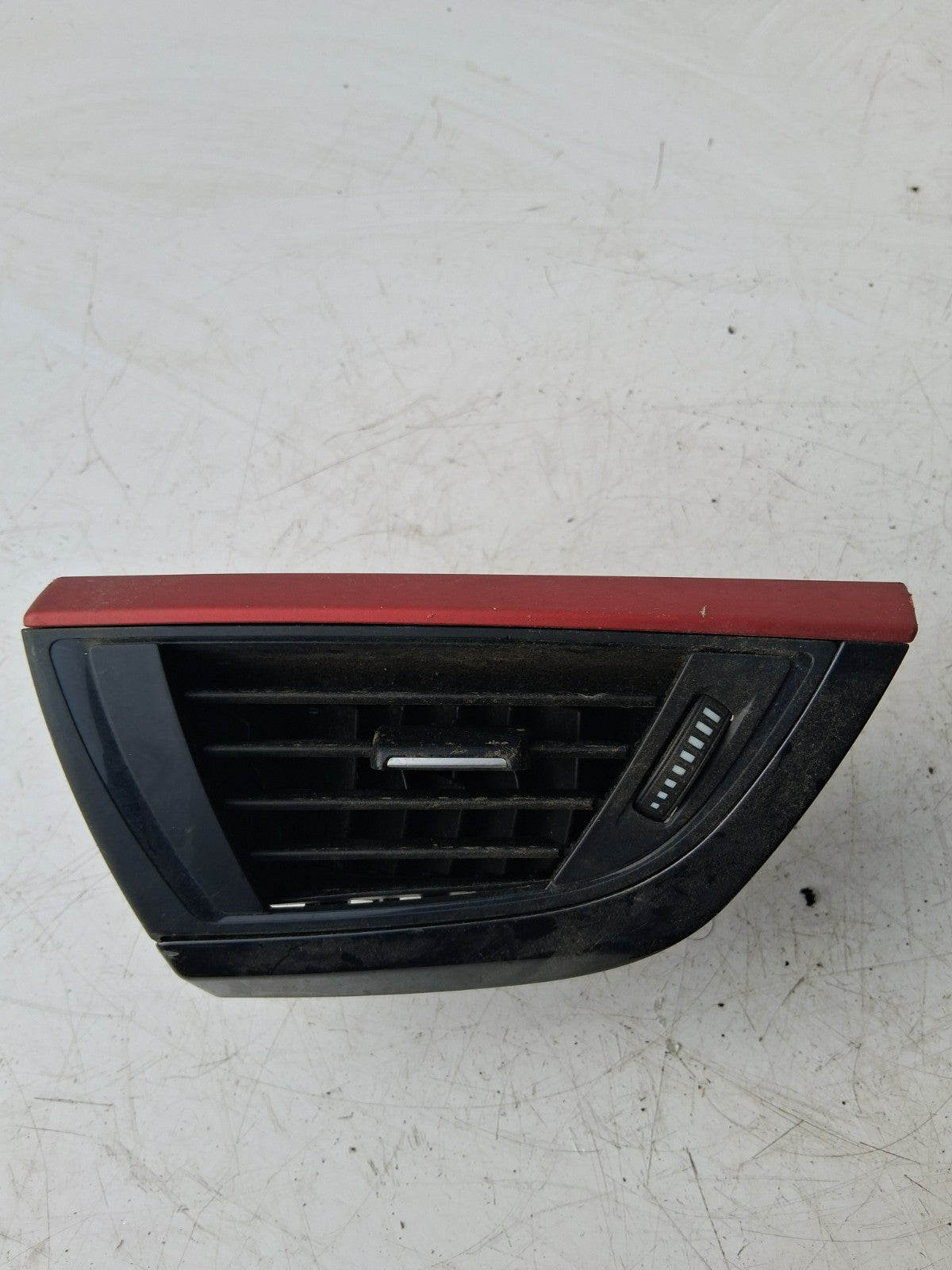BMW 1 SERIES F20 2015 DASHBOARD AIR VENT RED 920535607