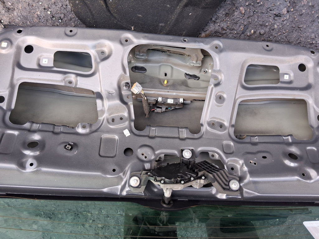 2020 KIA SPORATGE MK4 REAR TAILGATE BOOTLID GLASS HAS DENTS
