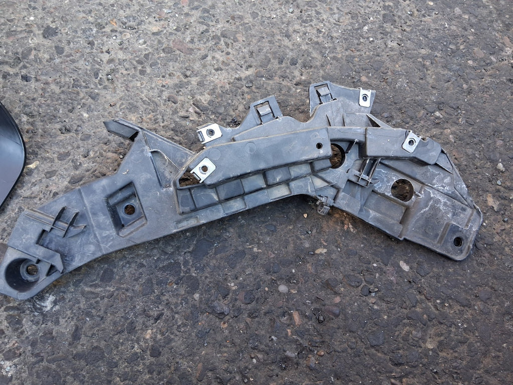 2024 FIAT DUCATO MK3 FACELIFT NSF PASSENGER SIDE HEADLIGHT BRACKET 1391283080