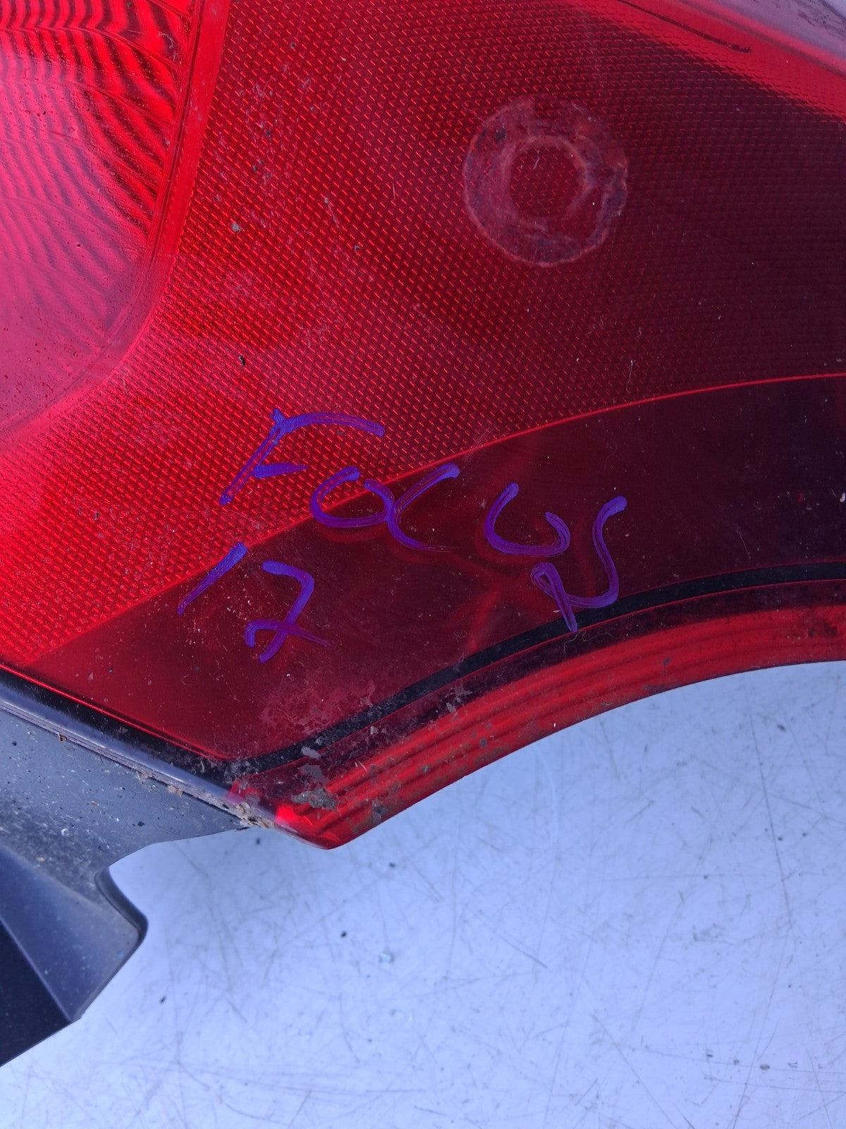 2017 FORD FOCUS NSR NEAR LEFT PASSENGER SIDE REAR TAIL LIGHT E1EB13405BC