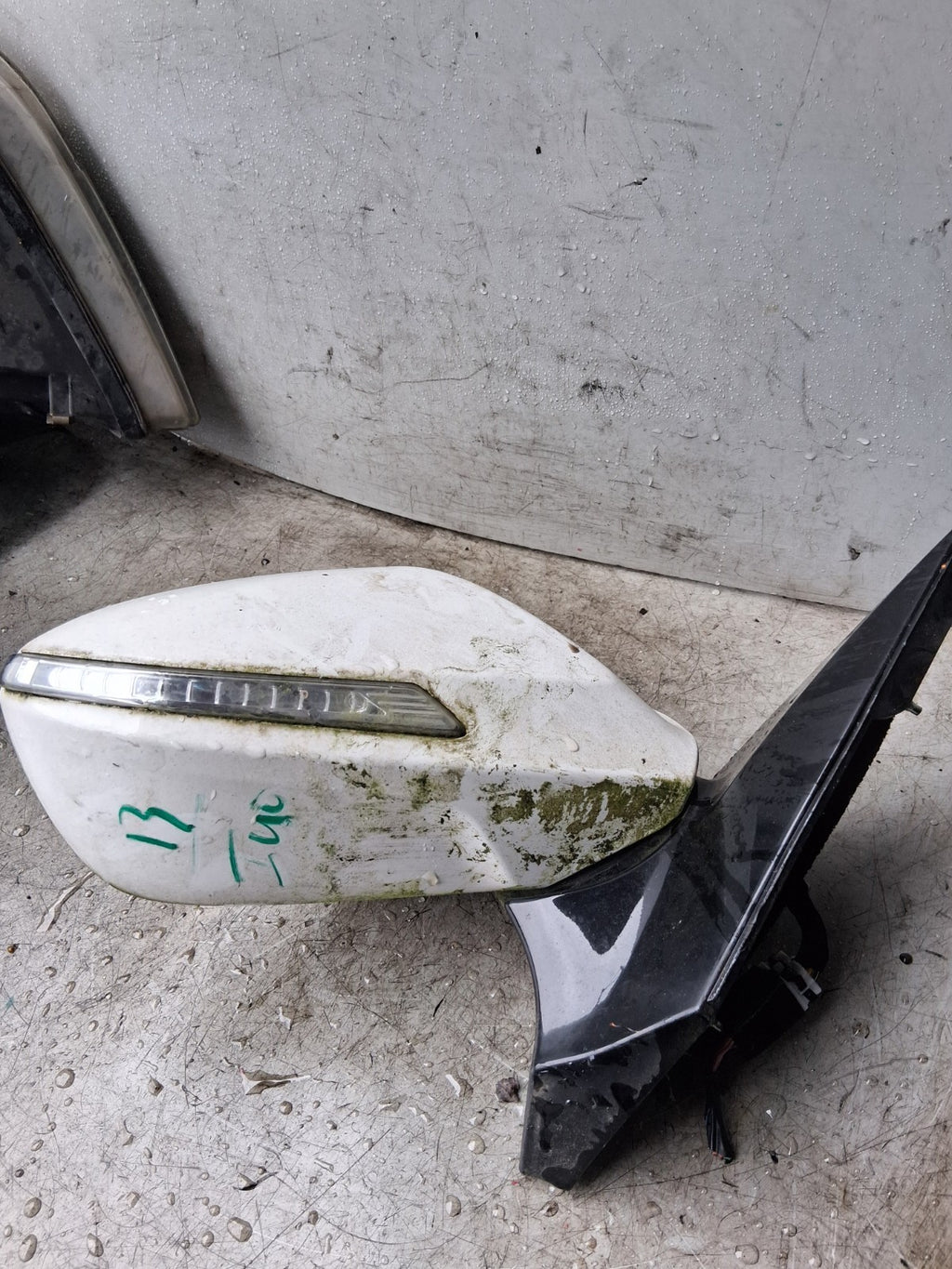 2013 KIA DRIVER SIDE WING MIRROR CONTROL SWITCH A045611