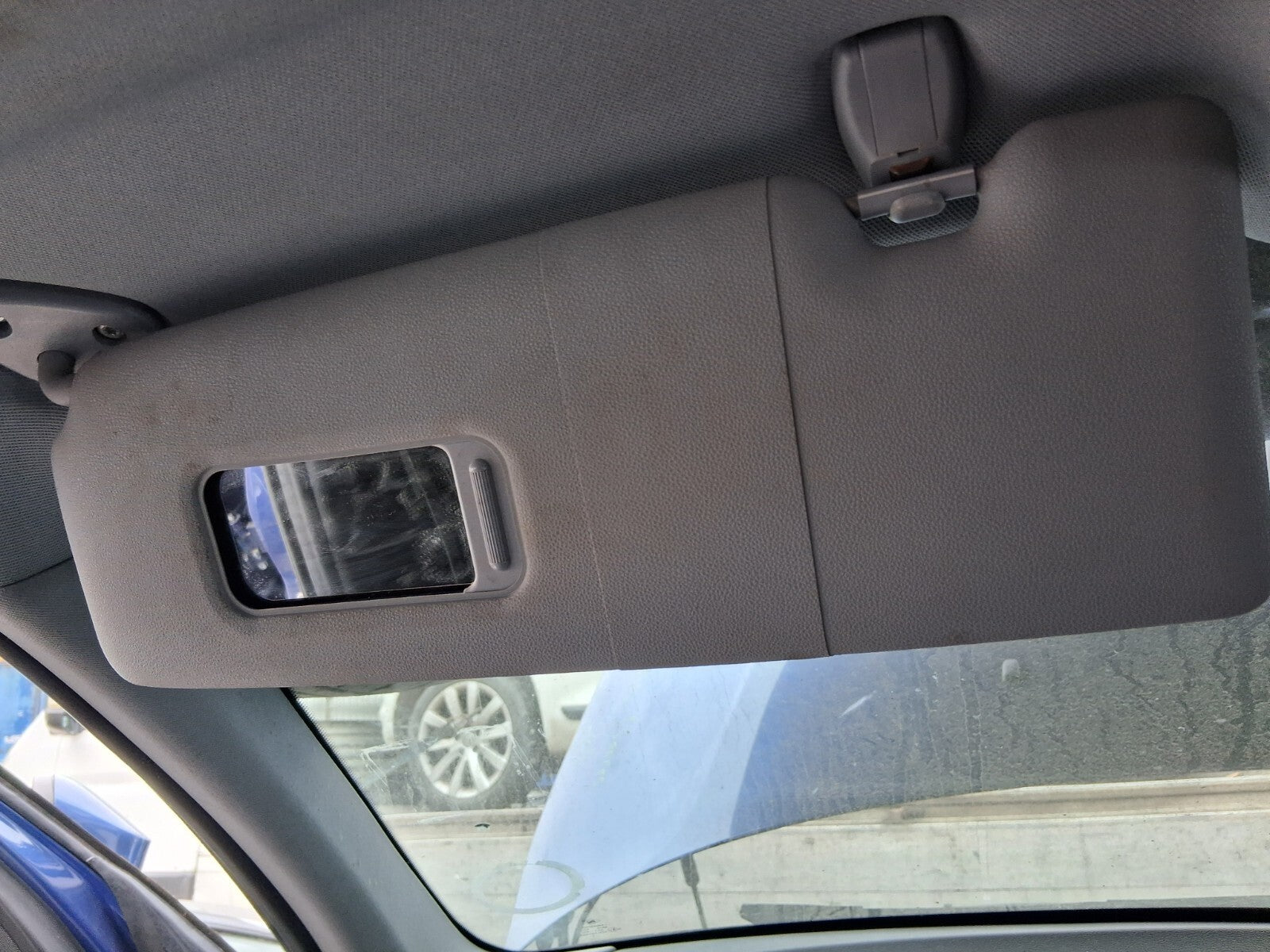 2011 BMW 1 SERIES E87 NSF PASSENGER SIDE LEFT FRONT INTERIOR SUN VISOR SHADE