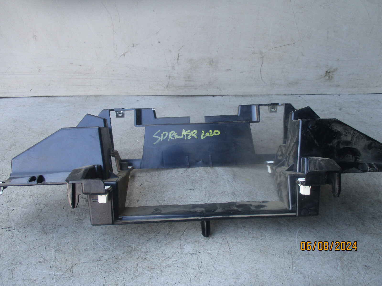 2020 MERCEDES BENZ SPRINTER W907 RADIO DISPLAY COVER  A9108270600