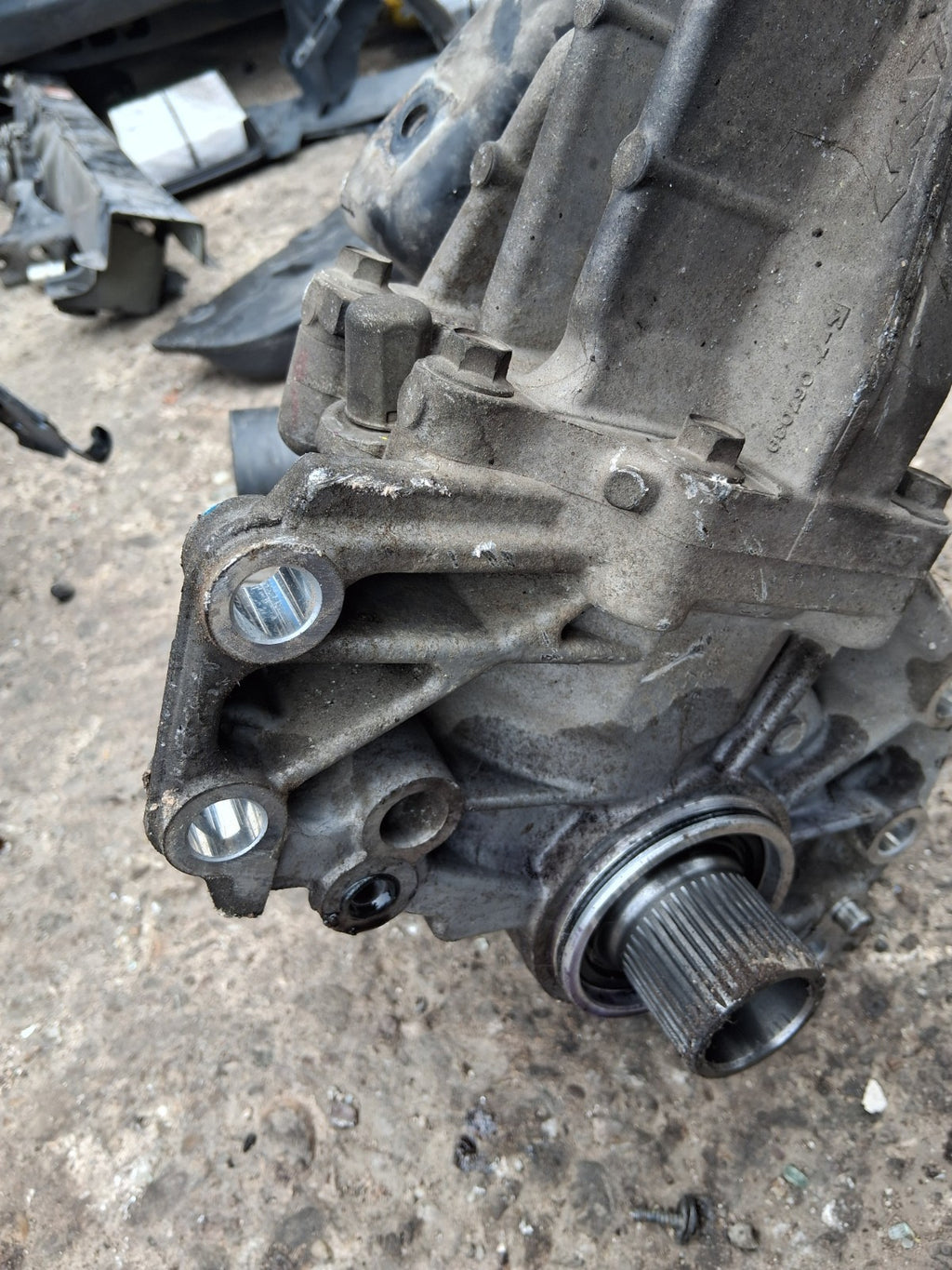 2018 MITSUBISHI OUTLANDER MK3 2.3 DIESEL AUTO FRONT DIFF DIFFERENTIAL 067038