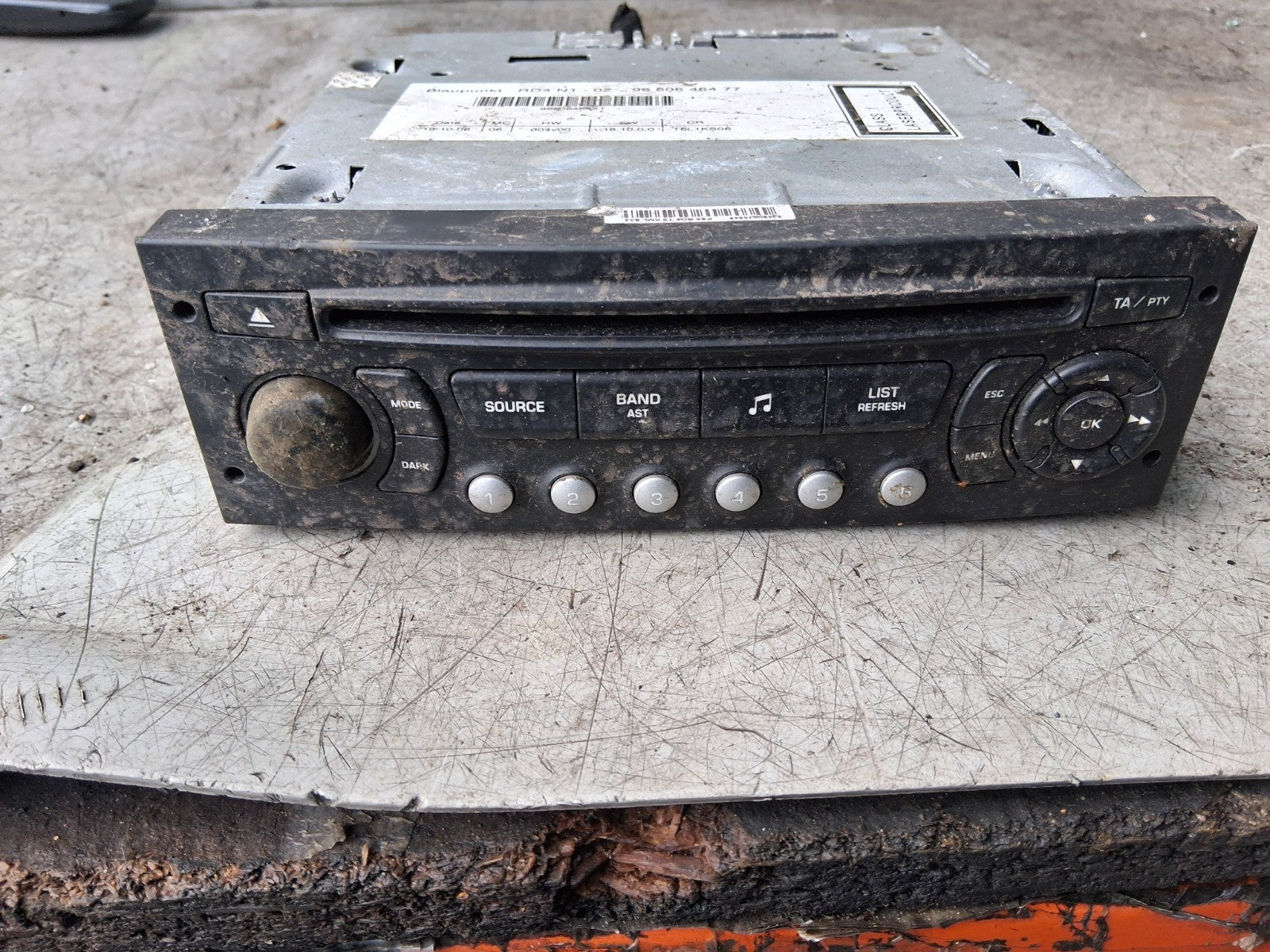 2006 PEUGEOT 307 RADIO STEREO CD PLAYER MULTIMEDIA HEAD UNIT 9660646477