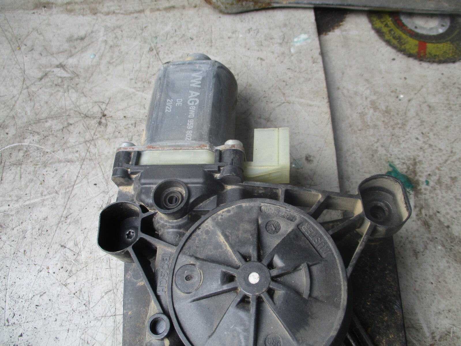 2022 VW VOLKSWAGEN CRAFTER NSF PASSENGERS SIDE FRONT WINDOW MOTOR REGULATOR