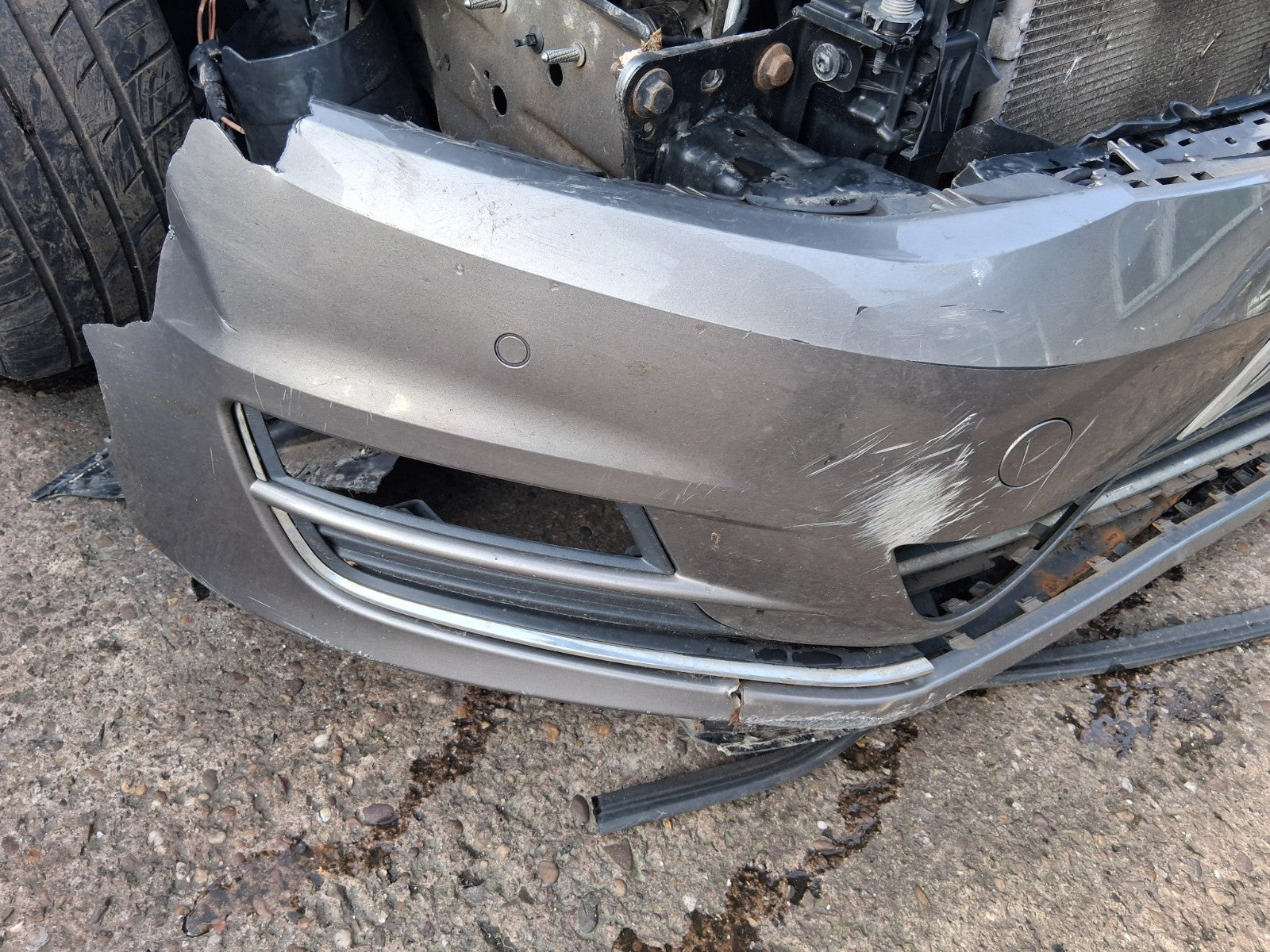 2016 VOLKSWAGEN GOLF MK7 FRONT COMPLETE BUMPER GREY DAMAGED