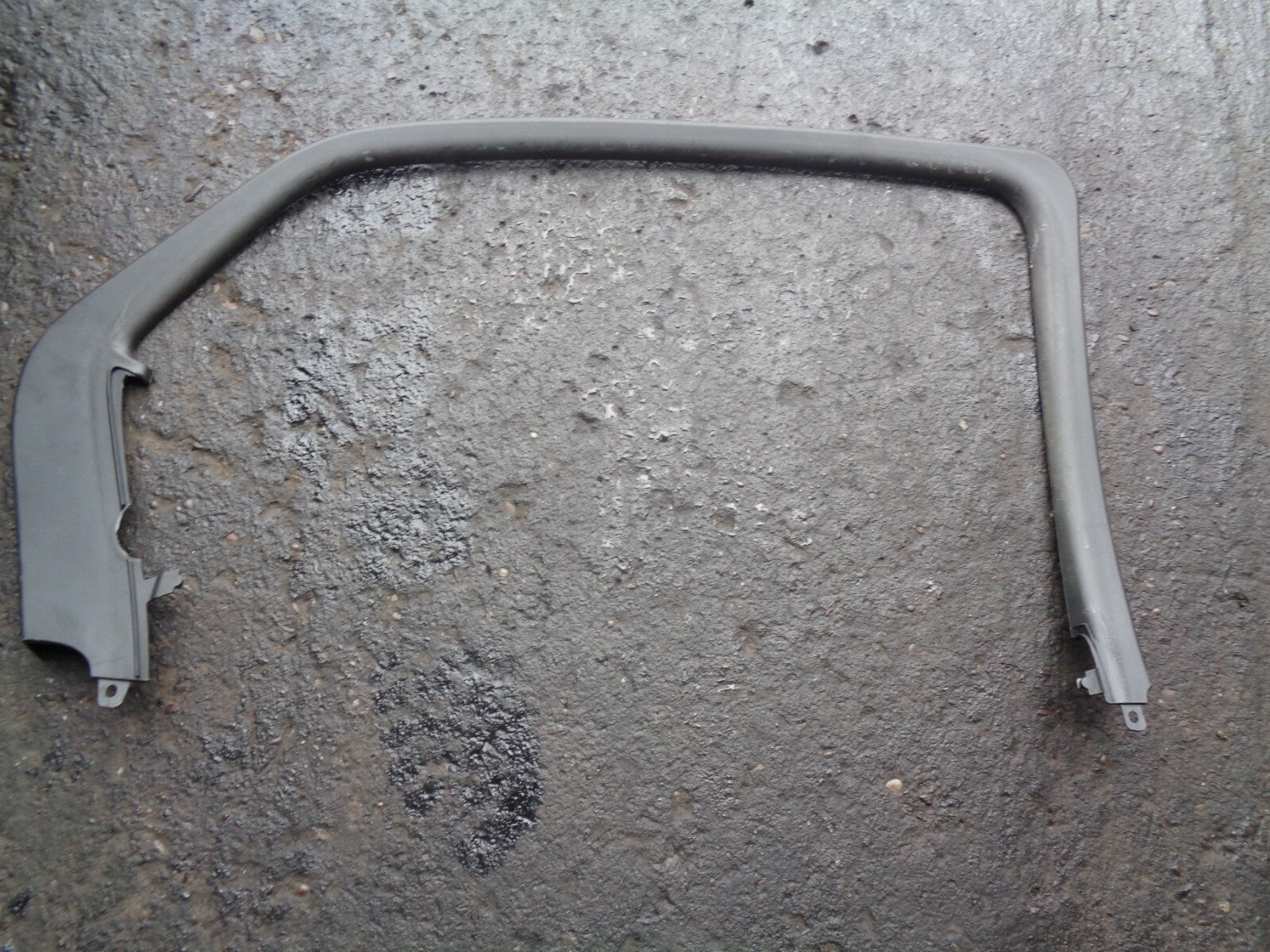VAUXHALL MOKKA X 2018 PASSENGER NEAR SIDE REAR DOOR WINDOW TRIM 42474614