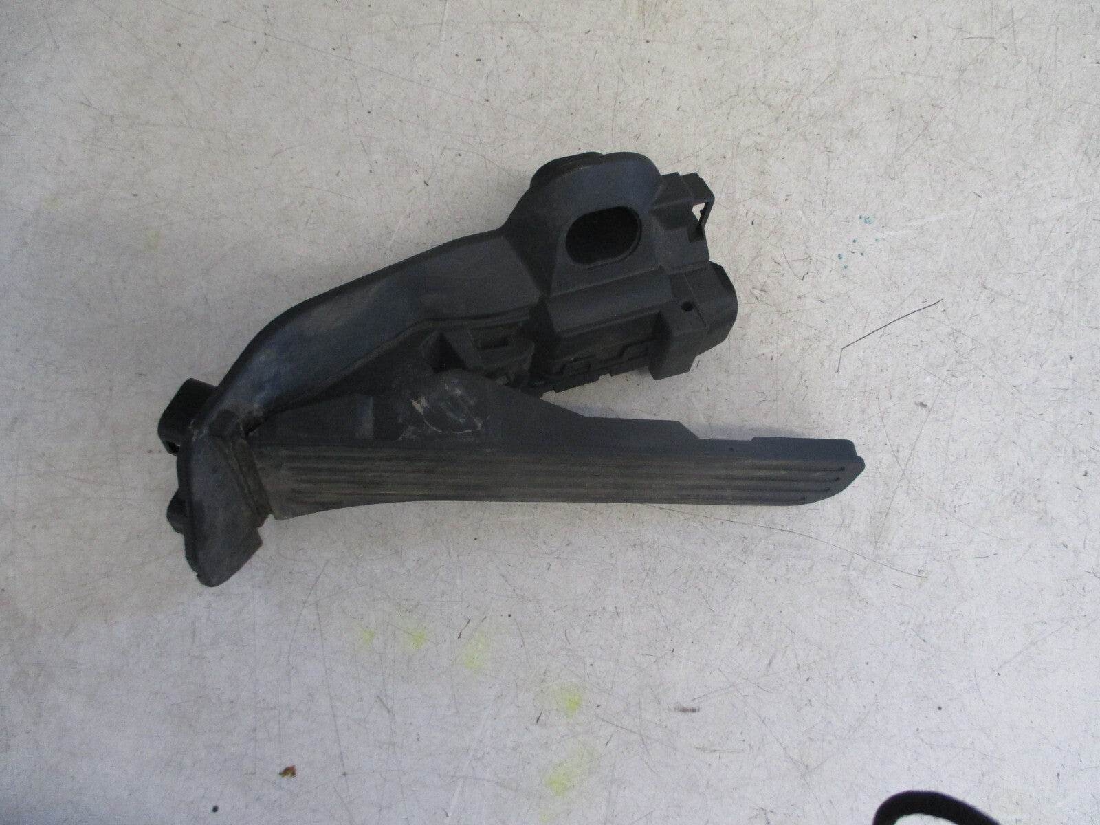 VW VOLKSWAGEN PASSAT ACCELERATOR THROTTEL PEDAL 6PV0104005