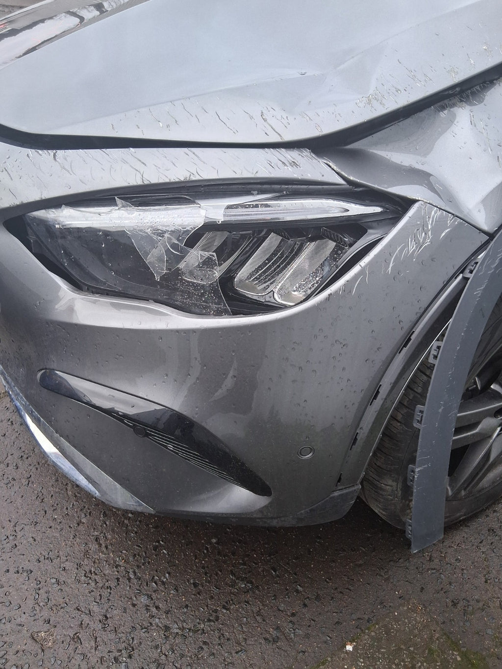 2025 MERCEDES BENZ GLA 180 H247 FACELIFT FRONT BUMPER WITH BADGE GRILLE GREY 787