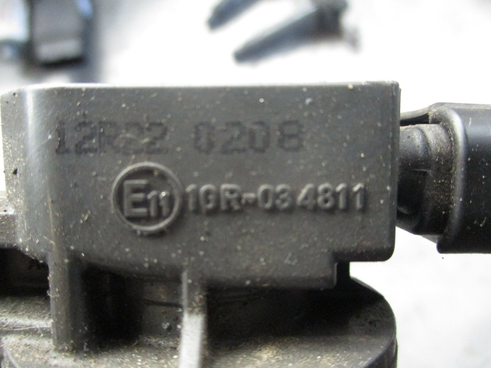 TOYOTA YARIS MK2 1.0 PETROL IGNITION COIL 10R034811