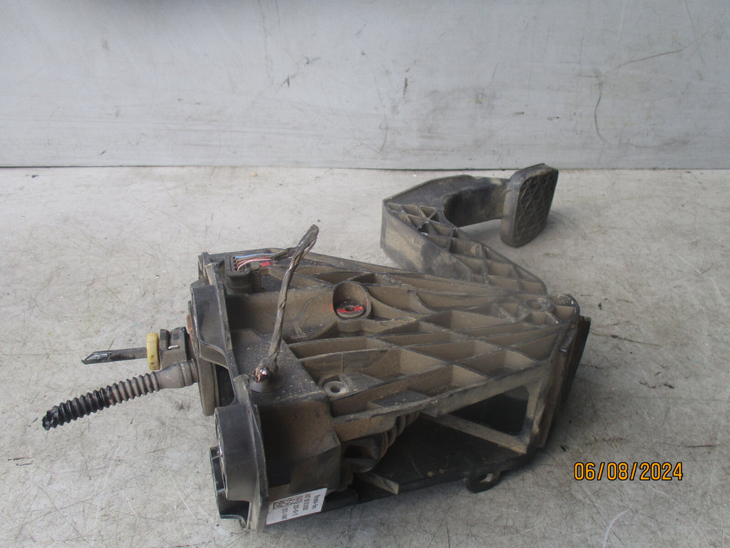 2020 MERCEDES BENZ SPRINTER W907 CLUTCH PEDAL A9072900000