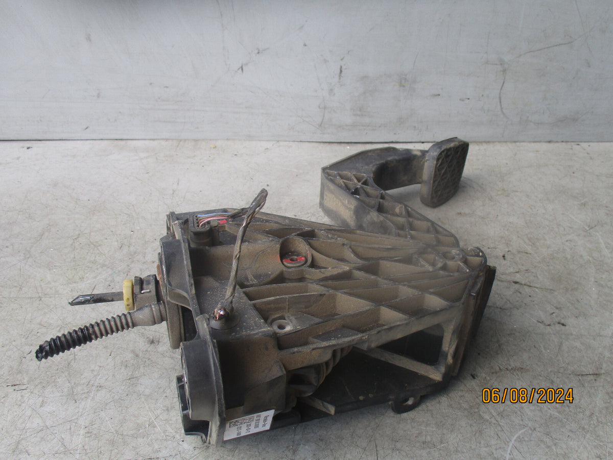 2020 MERCEDES BENZ SPRINTER W907 CLUTCH PEDAL A9072900000