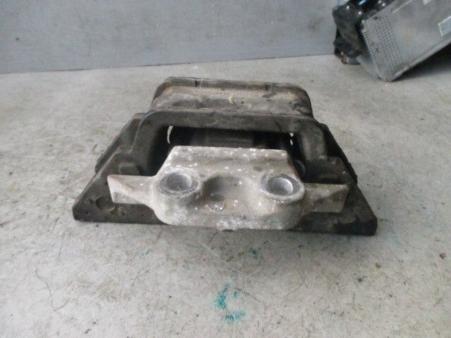 2020 LDV SAIC V80 2.5 DIESEL ENGINE MOUNT C00104449