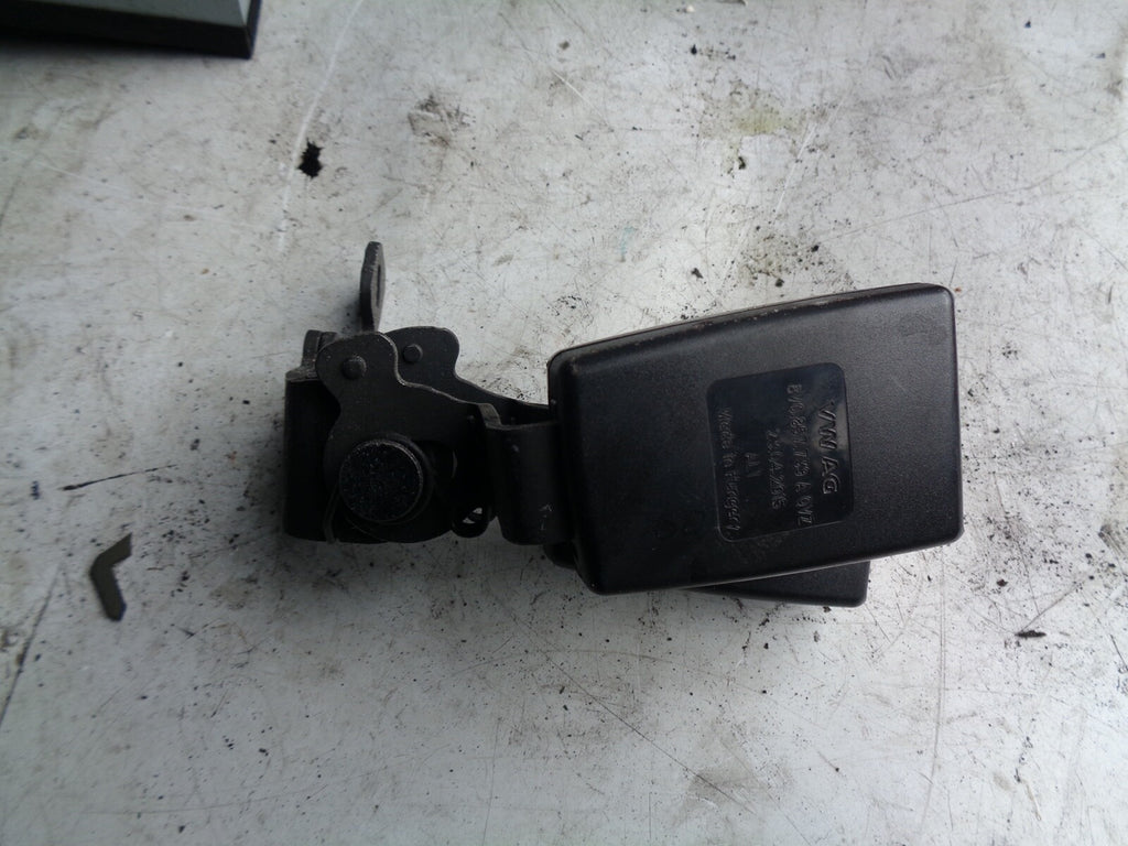 VW VOLKSWAGEN GOLF MK7 1.6 TDI 2015 DIESEL REAR BUCKLE SEAT BELT 8V0 857 739 A