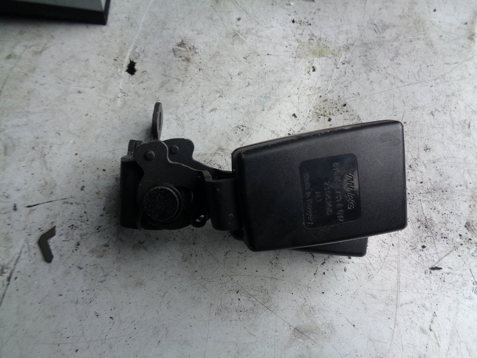 VW VOLKSWAGEN GOLF MK7 1.6 TDI 2015 DIESEL REAR BUCKLE SEAT BELT 8V0 857 739 A