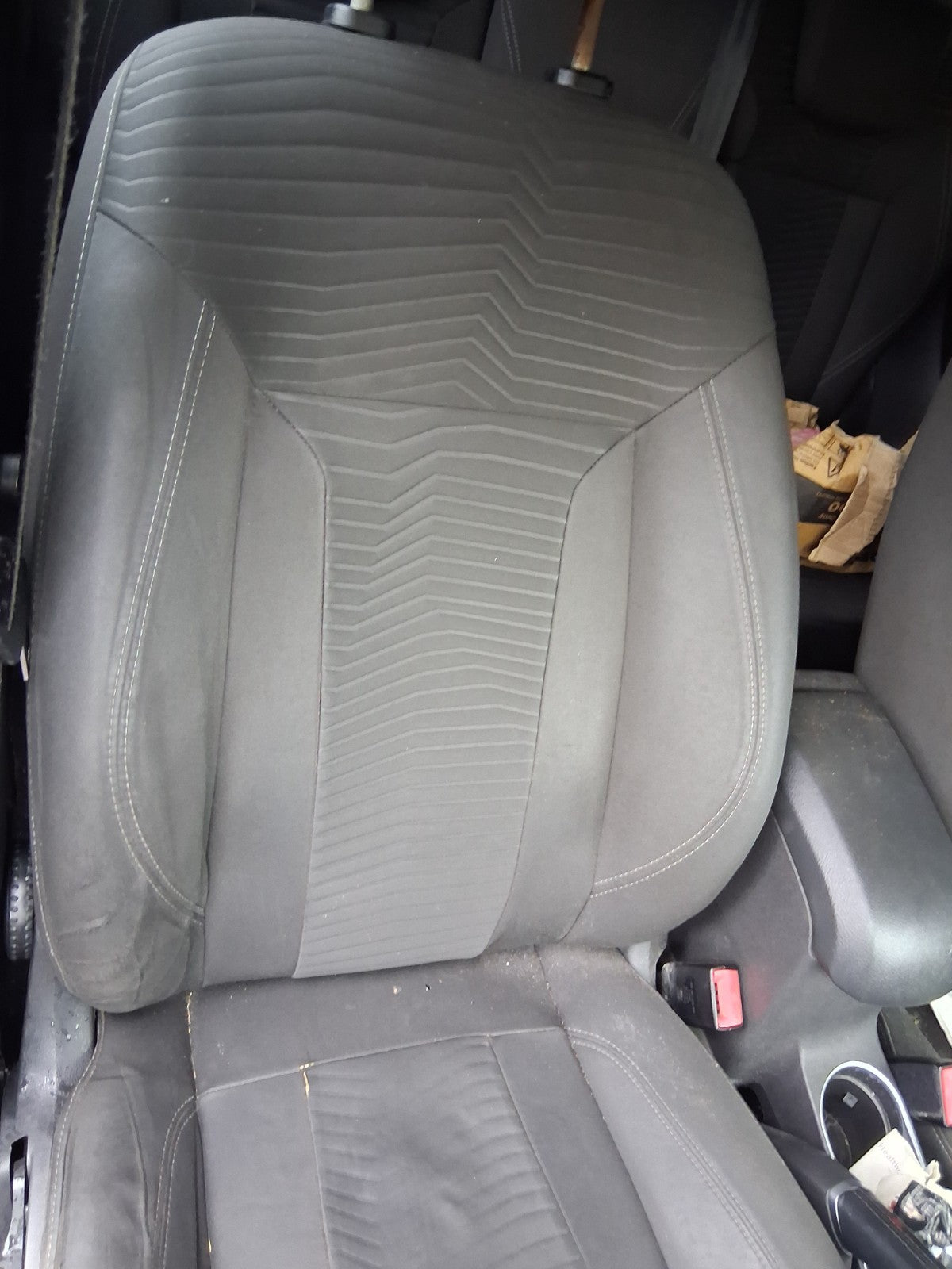 2014 FORD FIESTA MK7 OSF DRIVER SIDE FRONT RIGHT COMPLETE FABRIC SEAT