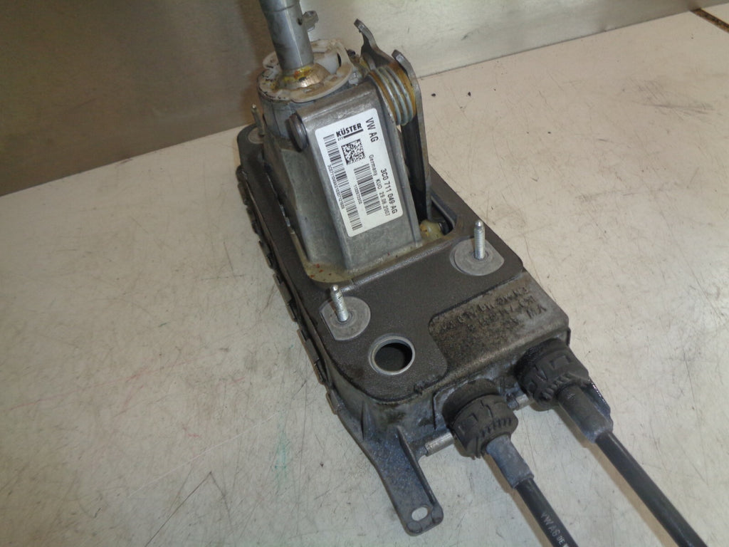 VW VOLKSWAGEN PASSAT CC 2012 6 GEAR SHIFTER WITH LINKAGES 3C0711049AG