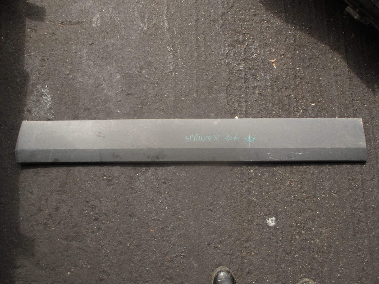 2014 MERCEDES SPRINTER W906 NS PASSENGER SIDE LEFT MOULDING TRIM A9066903400