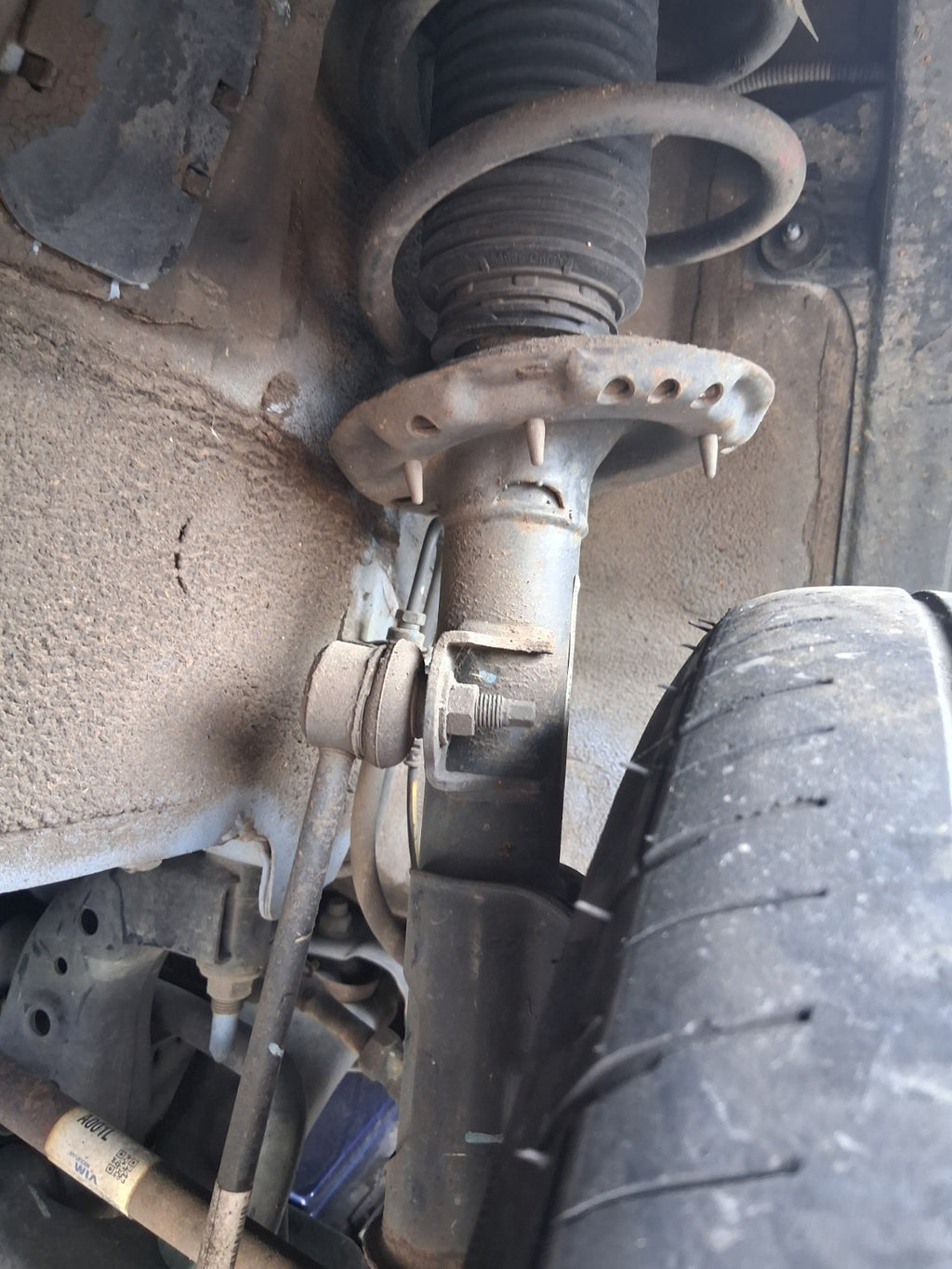 2019 KIA PICANTO MK3 1.0 PETROL NSF PASSENGER SIDE FRONT SHOCK ABSORBER