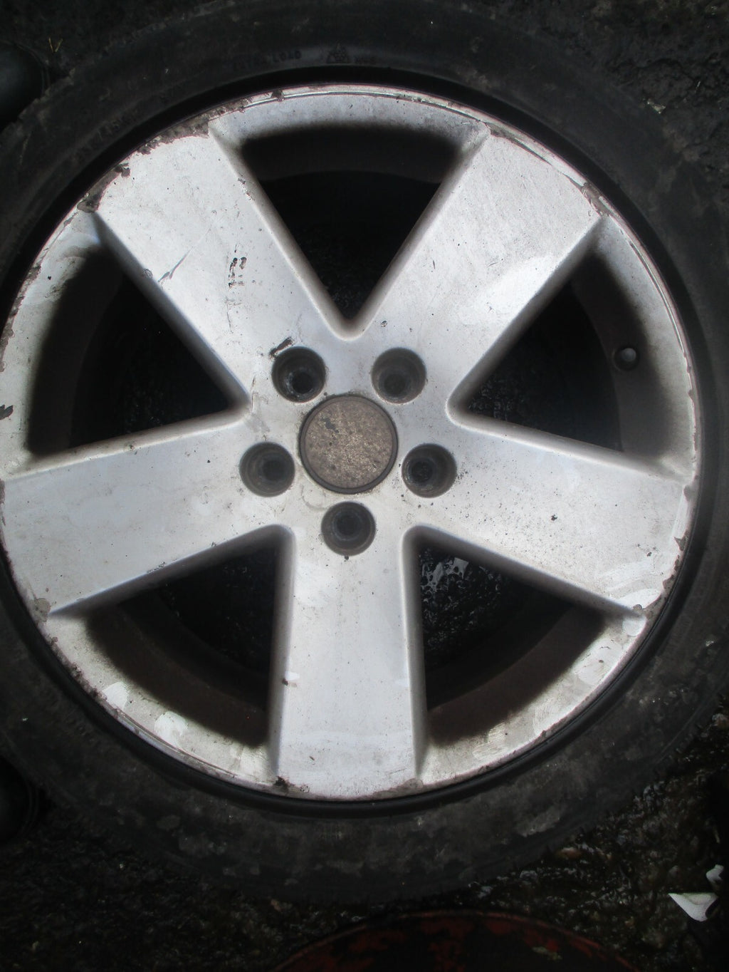 VW VOLKSWAGEN PASSAT 2006 B6 SALOON ALLOY WHEEL WITH 17 INCH TYRE