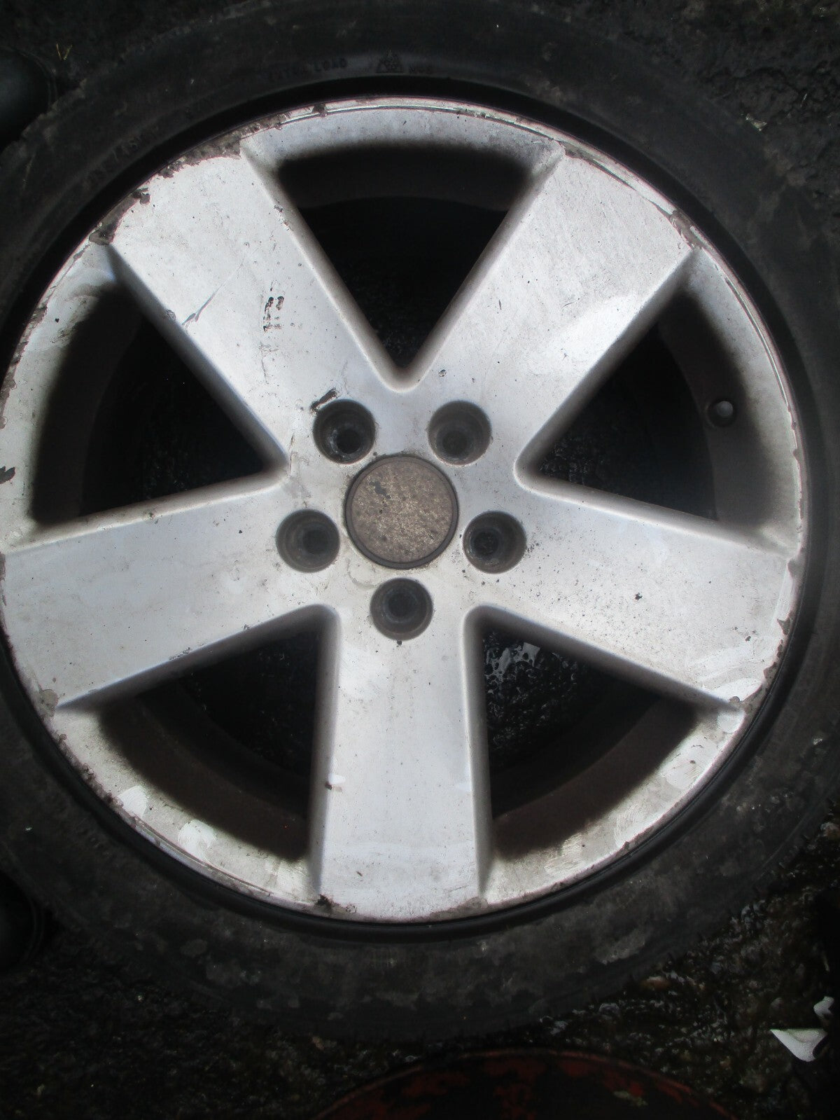 VW VOLKSWAGEN PASSAT 2006 B6 SALOON ALLOY WHEEL WITH 17 INCH TYRE