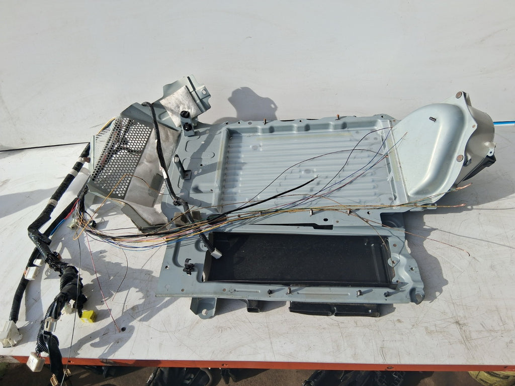 TOYOTA ESTIMA MK3 2013 BATTERY BOTTOM TRAY COVER / CASING