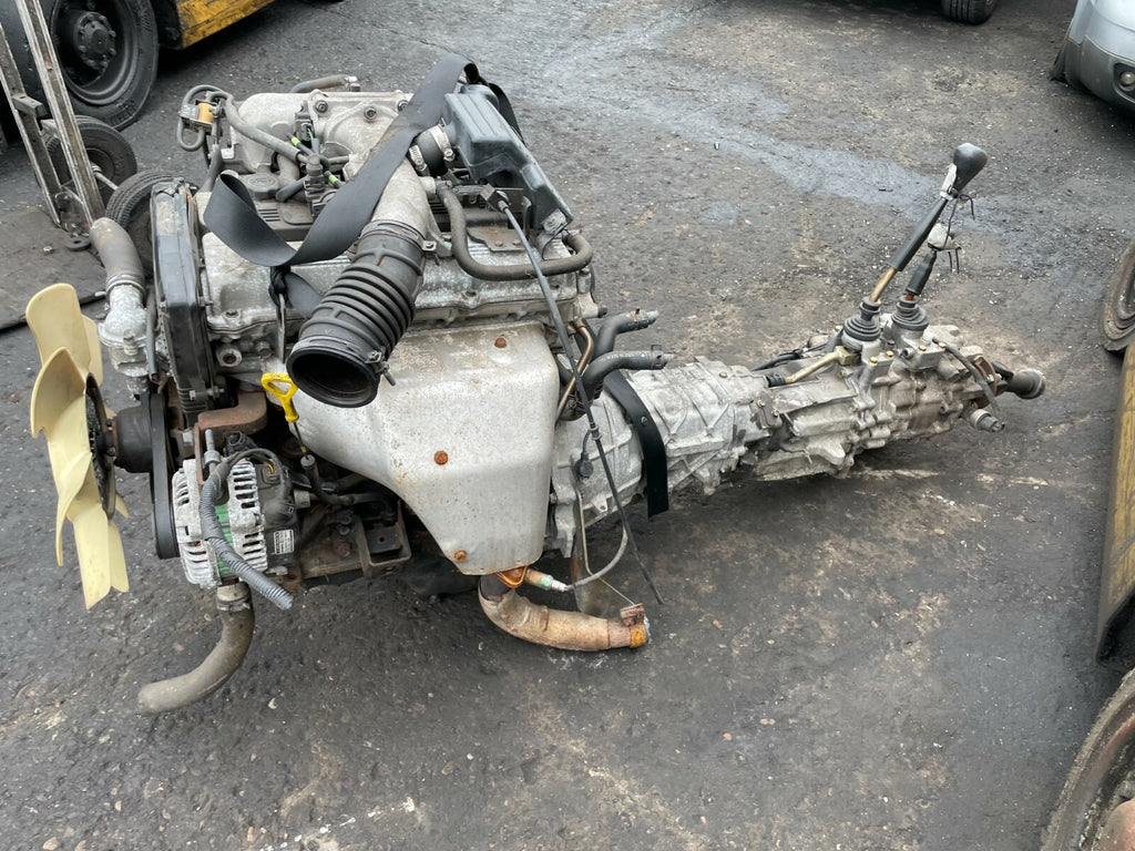 KIA SPORTAGE K00 2001 2.0 16V 4WD FE 5 SPEED MANUAL GEARBOX & TRANSFER BOX