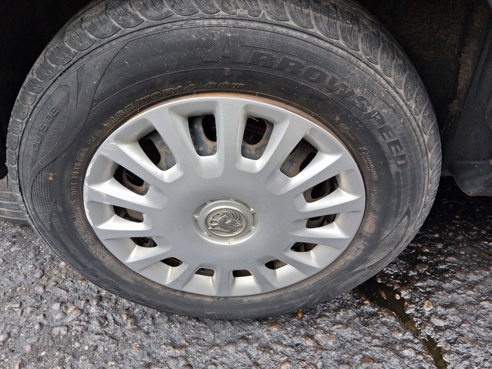 2009 VAUXHALL CORSA D 3 DOOR 14 INCH STEEL WHEEL WITH TYRE 185/70R14