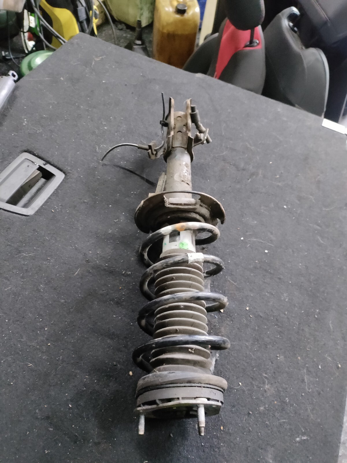 FORD KA+ 2018 1.2 PETROL NSF PASSENGER SIDE FRONT SHOCK ABSORBER  J7BC18K001KA