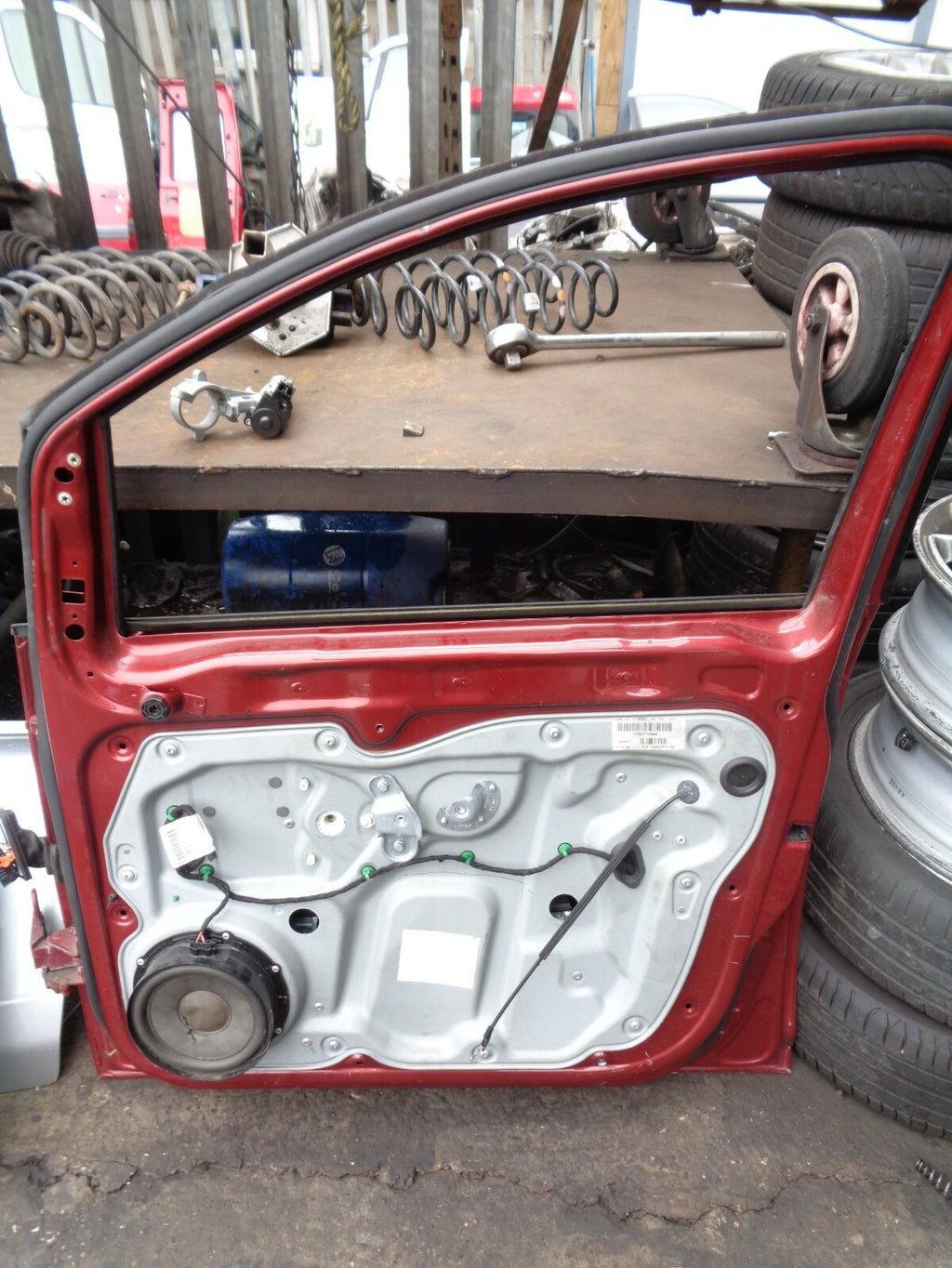VW VOLKSWAGEN TOURAN MK1 2006 DRIVER SIDE COMPLETE DOOR RED
