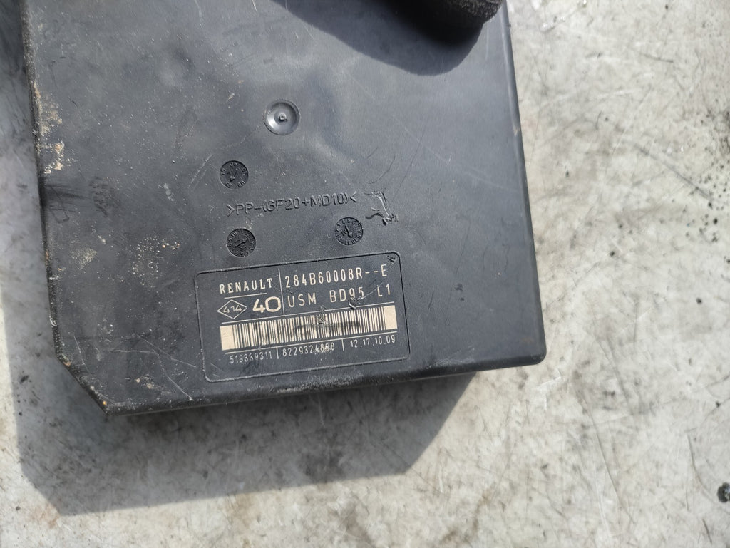RENAULT MEGANE MK3 2011 UNDER BONNET FUSE BOX 284B60008R