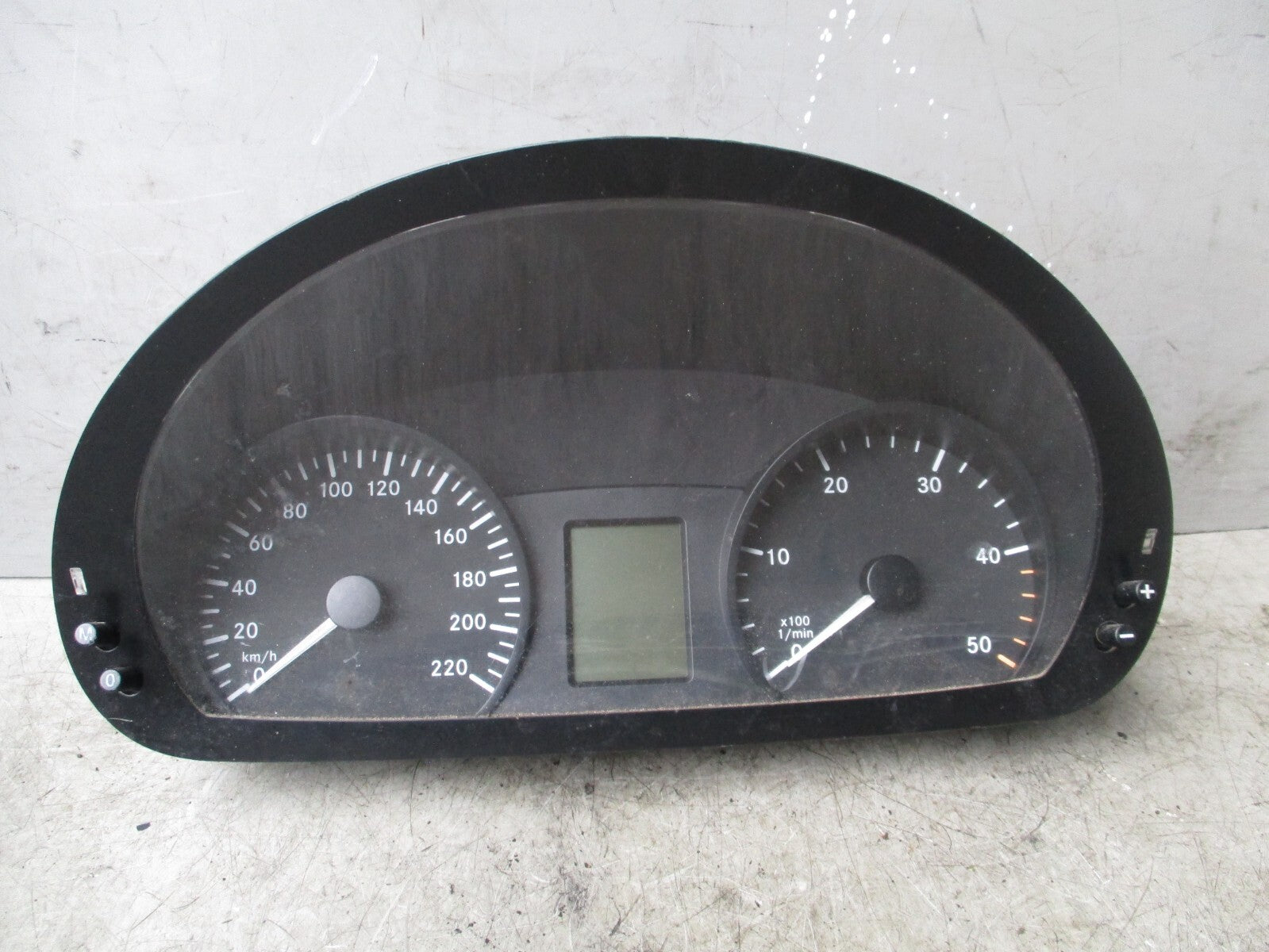 MERCEDES VITO W639 2011 2.1 DIESEL SPEEDOMETER INSTRUMENT CLUSTER A6399001100