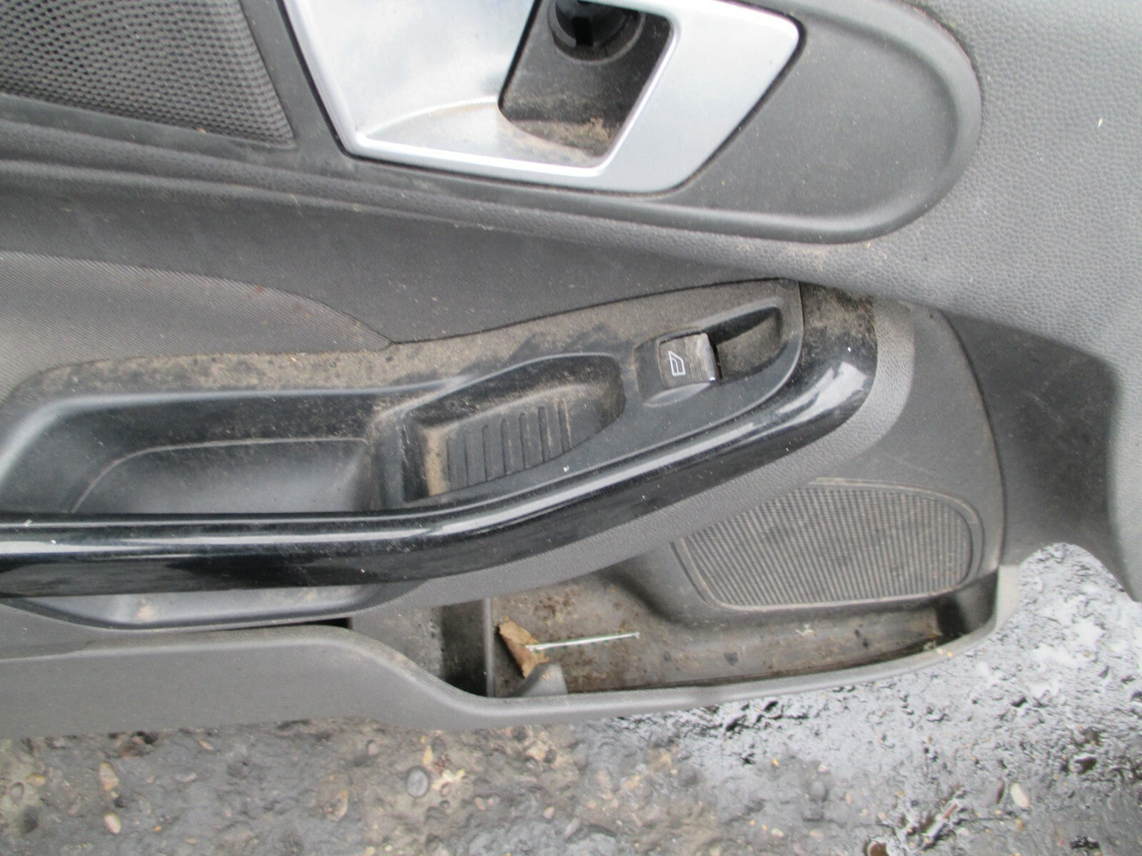 FORD FIESTA 2014 MK7 NSF FRONT PASSENGER SIDE BARE DOOR SHELL FRAME