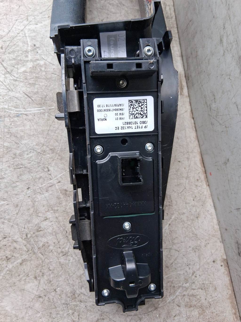 FORD FIESTA MK7 2016 5 DOOR OSF DRIVER SIDE FRON DOOR LOCK MECHANISM 10138821