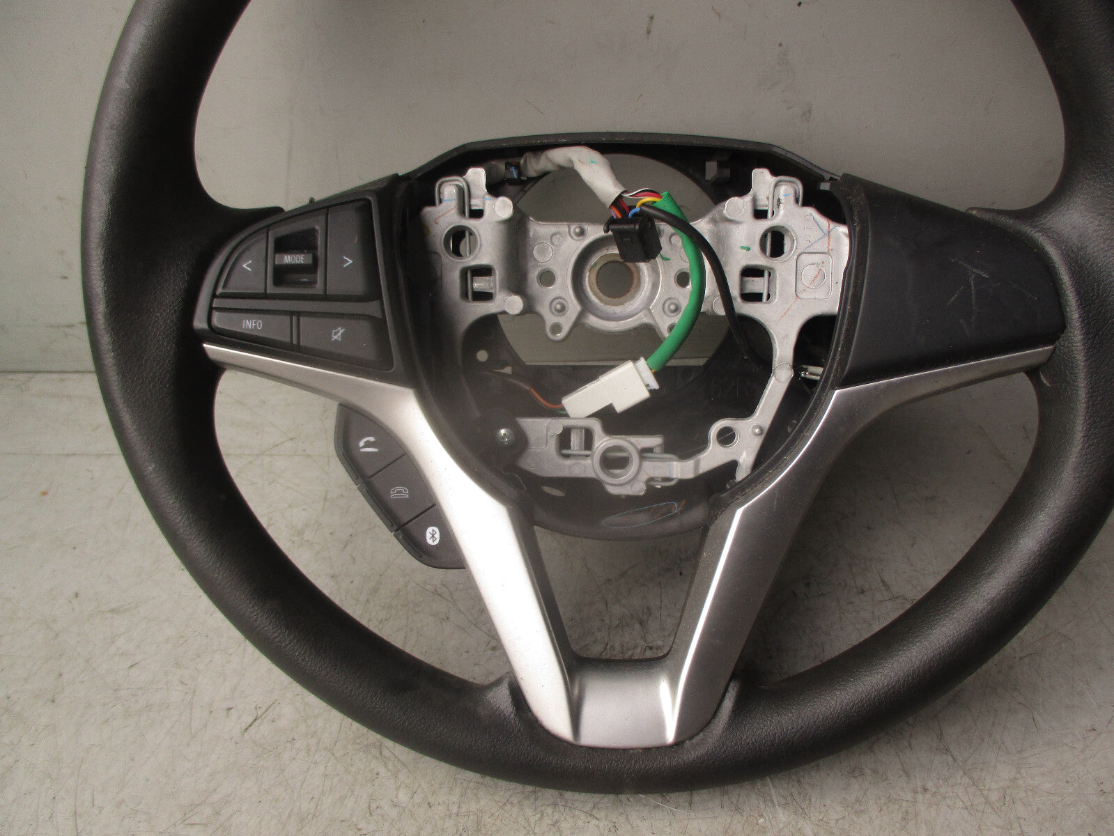 2018 SUZUKI IGNIS 1.2 PETROL MULTI FUNCTION 3 SPOKE STEERING WHEEL