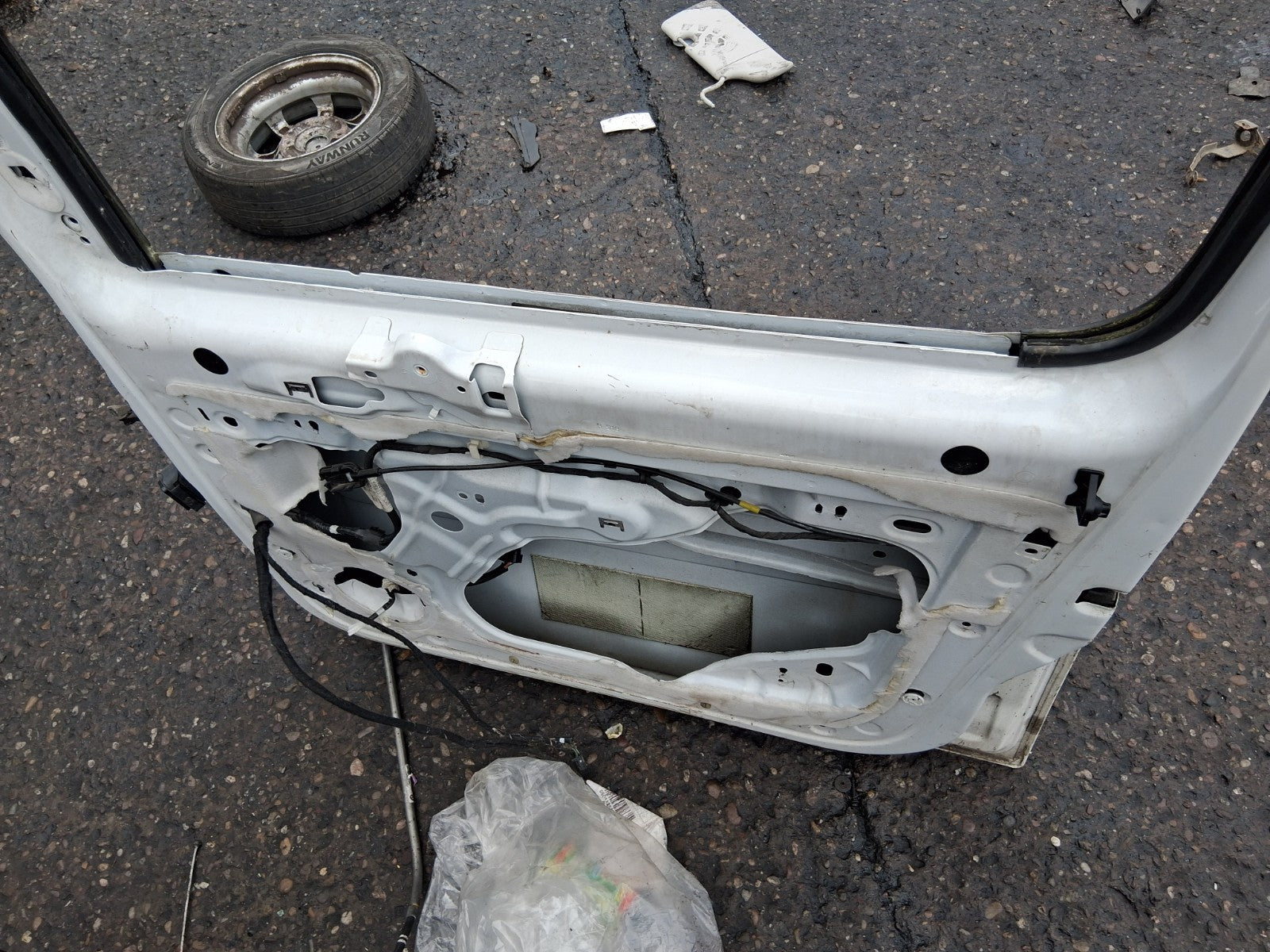 2018 MERCEDES BENZ CITAN W415 OSF DRIVER SIDE FRONT RIGHT BARE DOOR WHITE