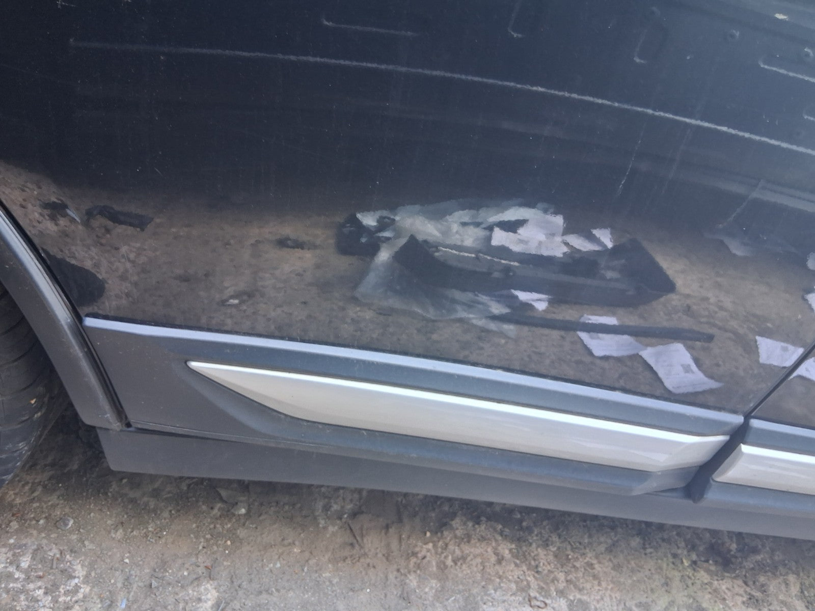 2018 MITSUBISHI OUTLANDER MK3 OSR DRIVER SIDE REAR LOWER DOOR MOULDING TRIM