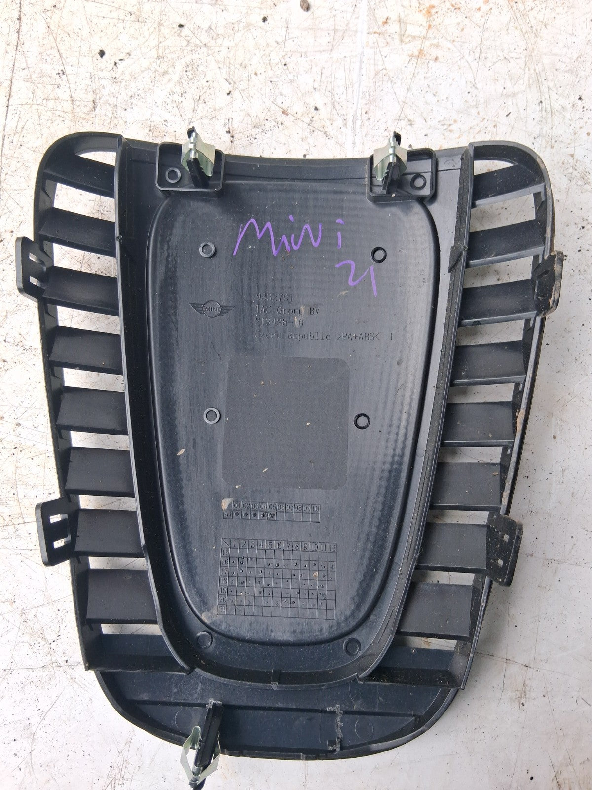 2021 BMW MINI COUNTRYMAN F60 FRONT DASH SPEAKER COVER TRIM 9332791