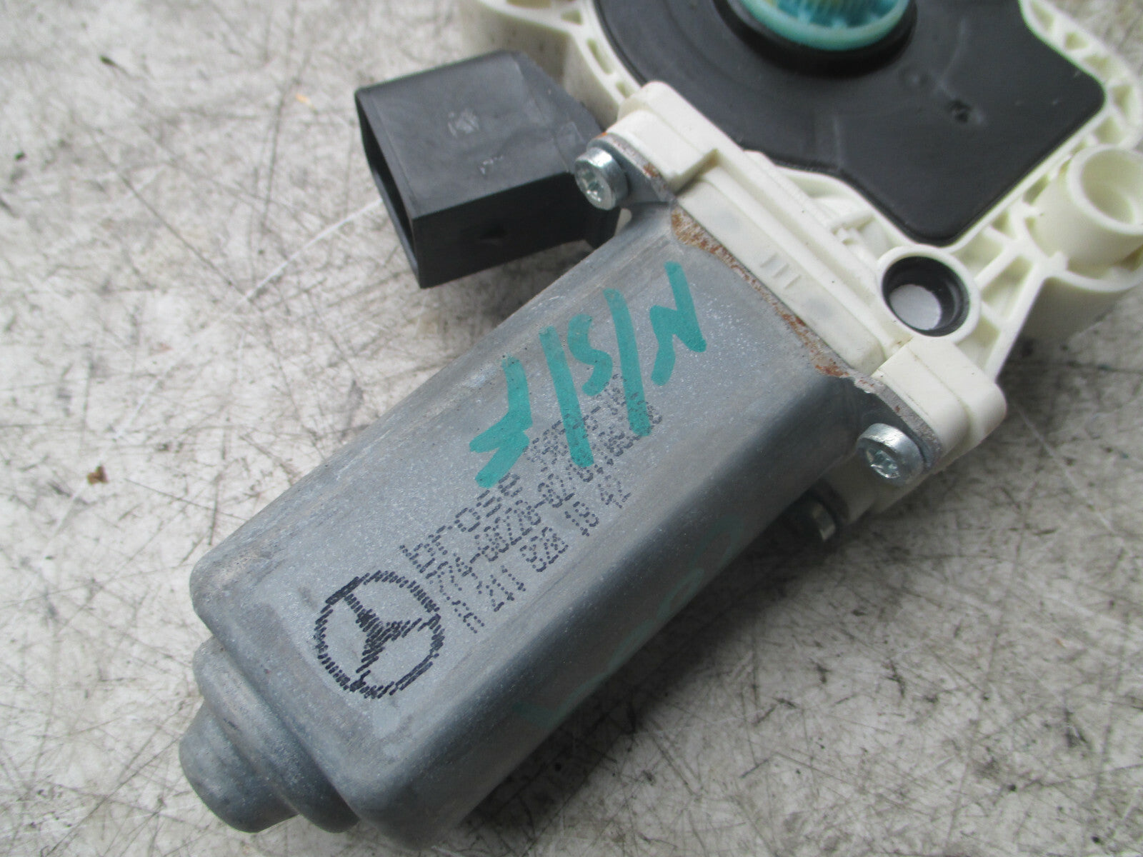 MERCEDES CLC CLASS W203 2010 3 DOOR NS PASSENGER SIDE WINDOW MOTOR A2118201842