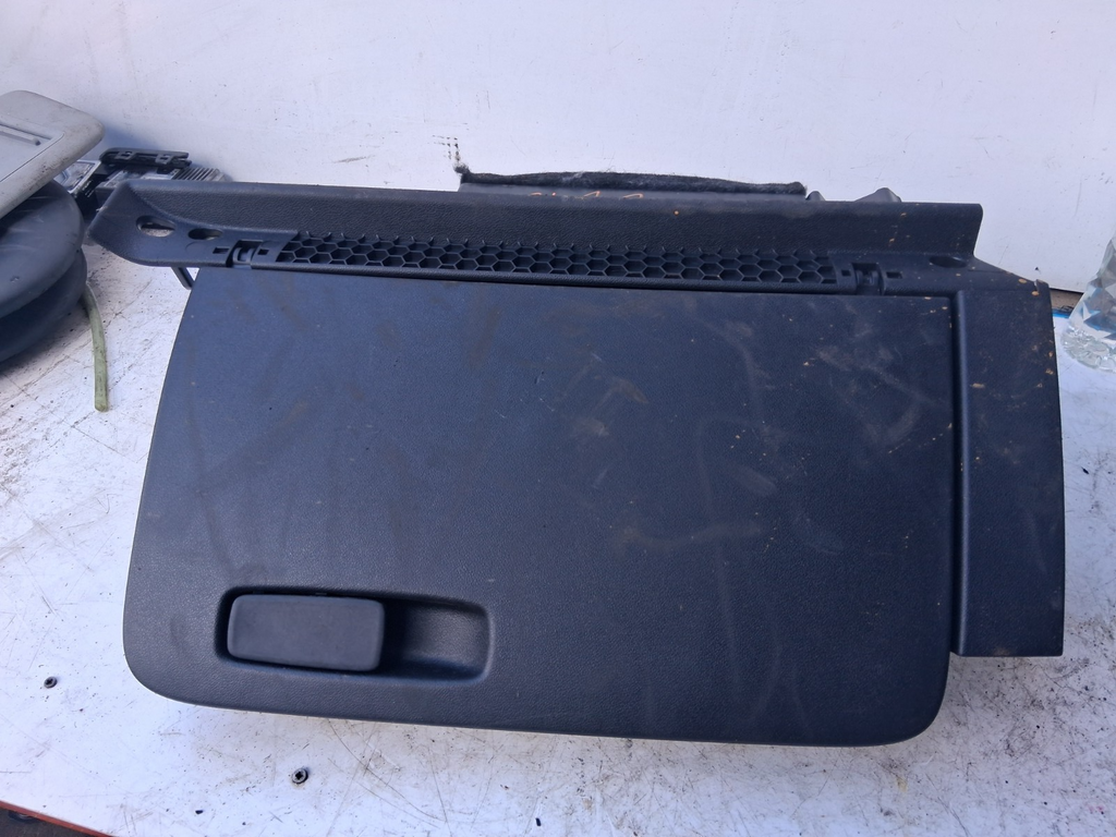 2017 AUDI A1 8X FRONT DASHBOARD GLOVE BOX STORAGE COMPARTMENT 8X2857035A