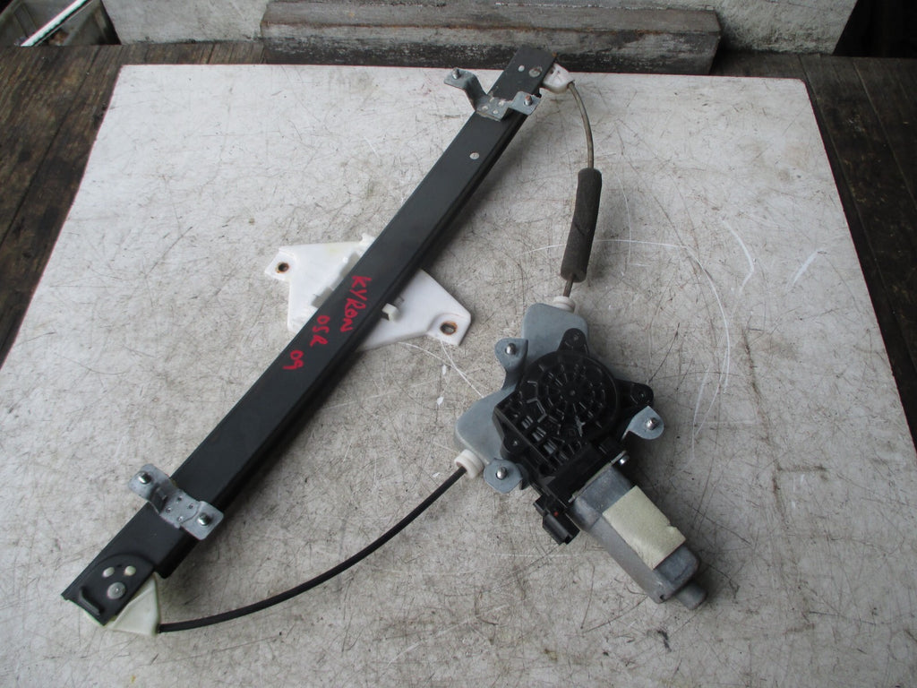 SSANGYONG KYRON 2009 2.0 DIESEL OSR DRIVER SIDE WINDOW MOTOR REGULATOR