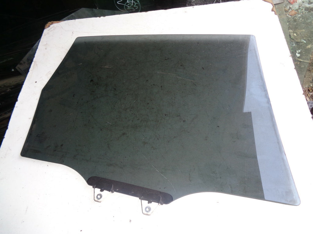 HONDA JAZZ MK3 2015 OSR DRIVER SIDE REAR TINTED WINDOW DOOR GLASS 43R-006723