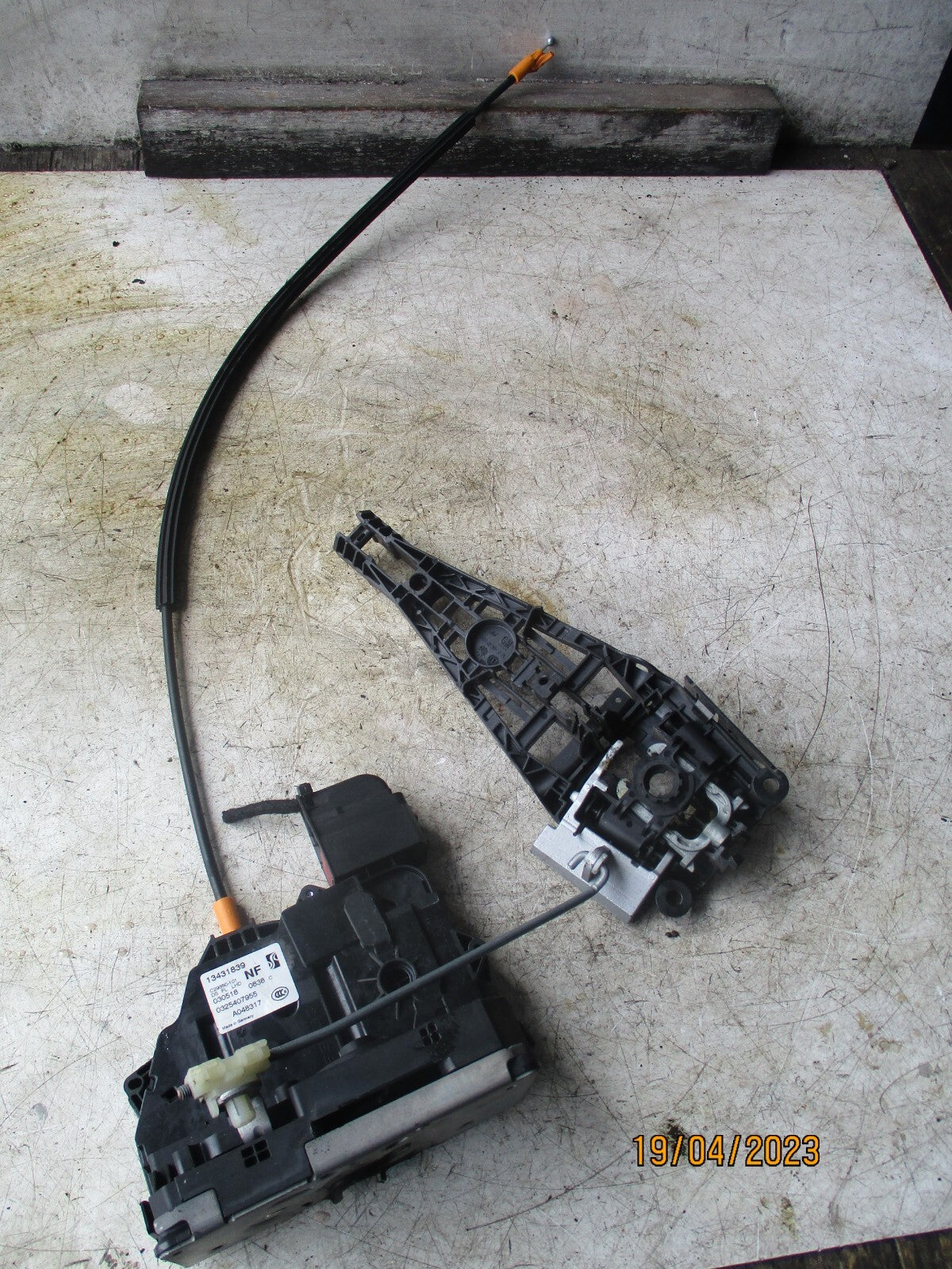 2018 VAUXHALL CORSA E NSF PASSENGERS FRONT DOOR LOCK 13431839