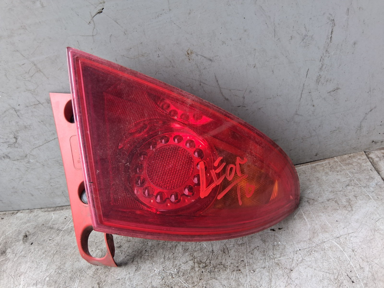 2010 SEAT LEON MK2 FACELIFT NSR PASSENGER SIDE REAR OUTER TAIL LGHT 1P0945095F