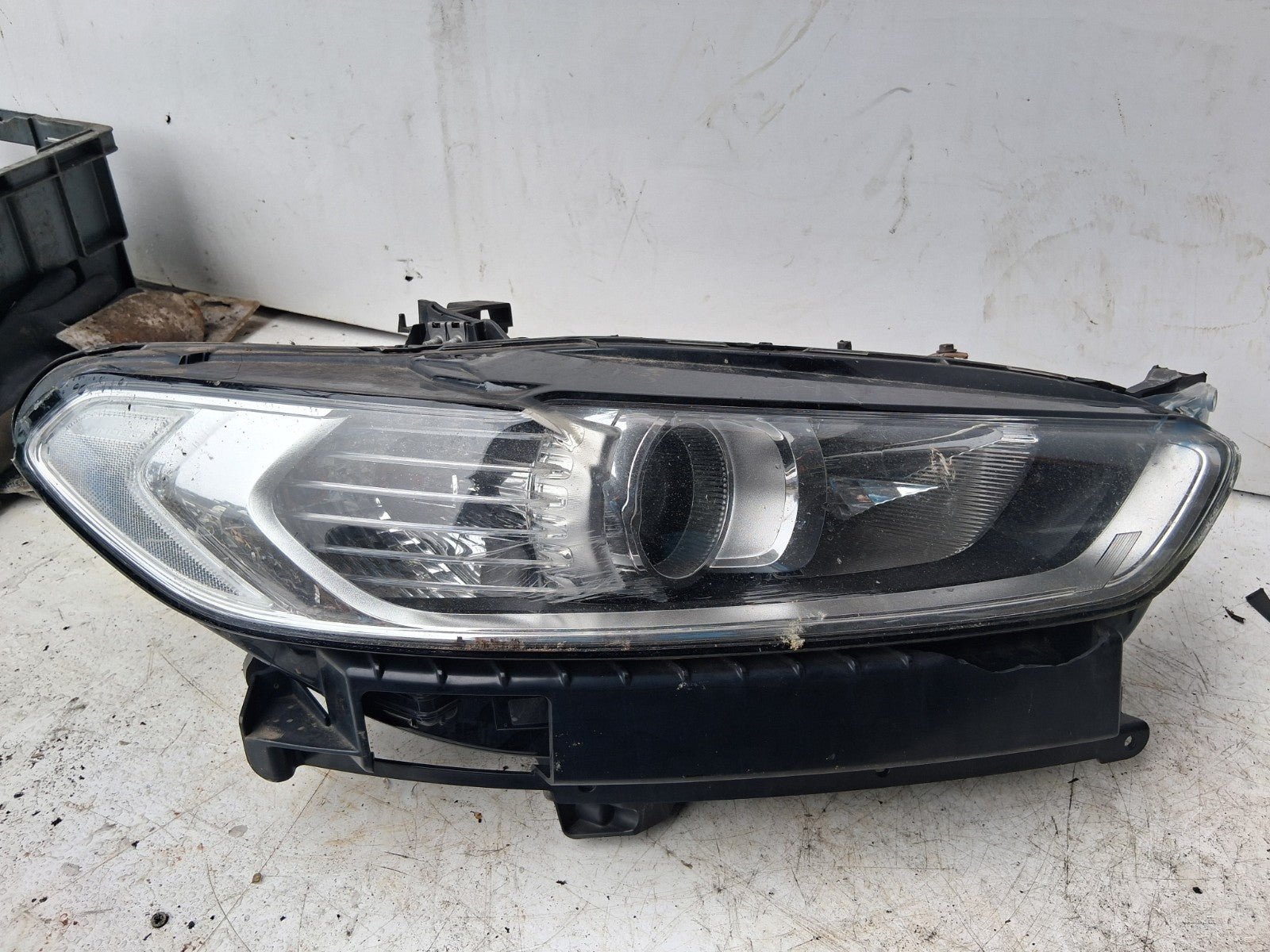 2017 FORD MONDEO MK5 OSF DRIVER SIDE FRONT RIGHT HEADLIGHT DAMAGED DS7313W029