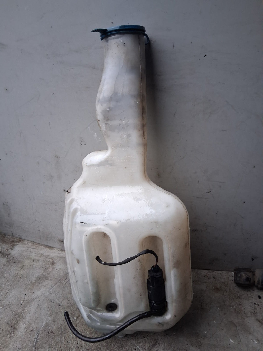 2016 MERCEDES SPRINTER MK2 W906 FRONT WINDSCREEN WASHER BOTTLE TANK A9068690072