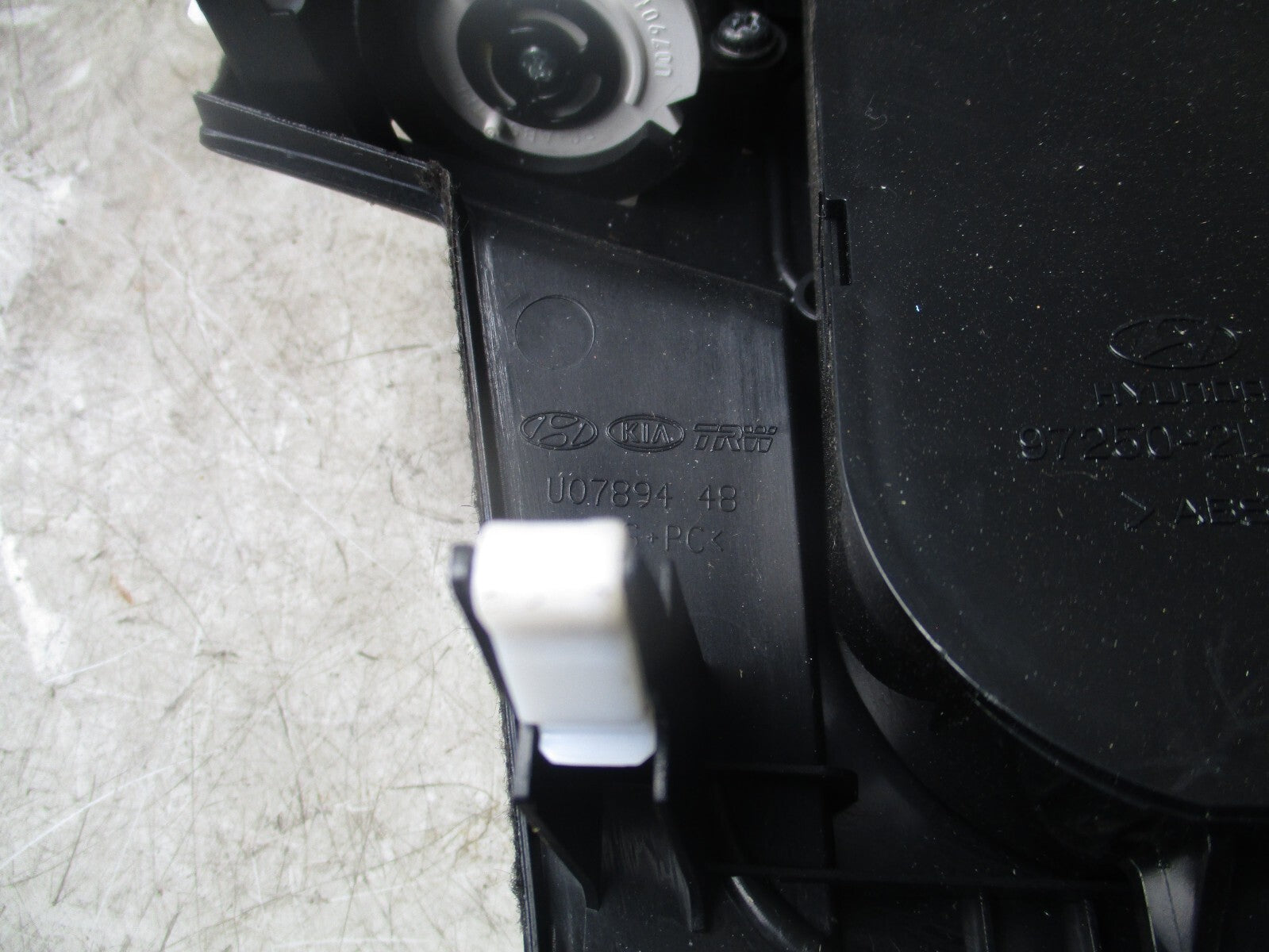 2009 HYUNDAI I30 HEATER CLIMATE CONTROL WITH AIR VENT TRIM U0789448