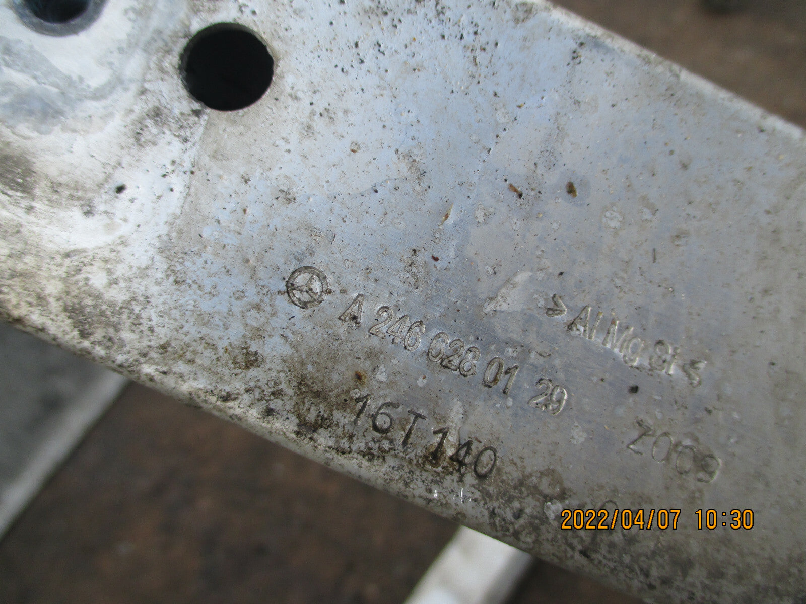 MERCEDES A CLASS W176 2016 DRIVER PASSENGER RADIATOR SUPPORT BRACKET A2466280129